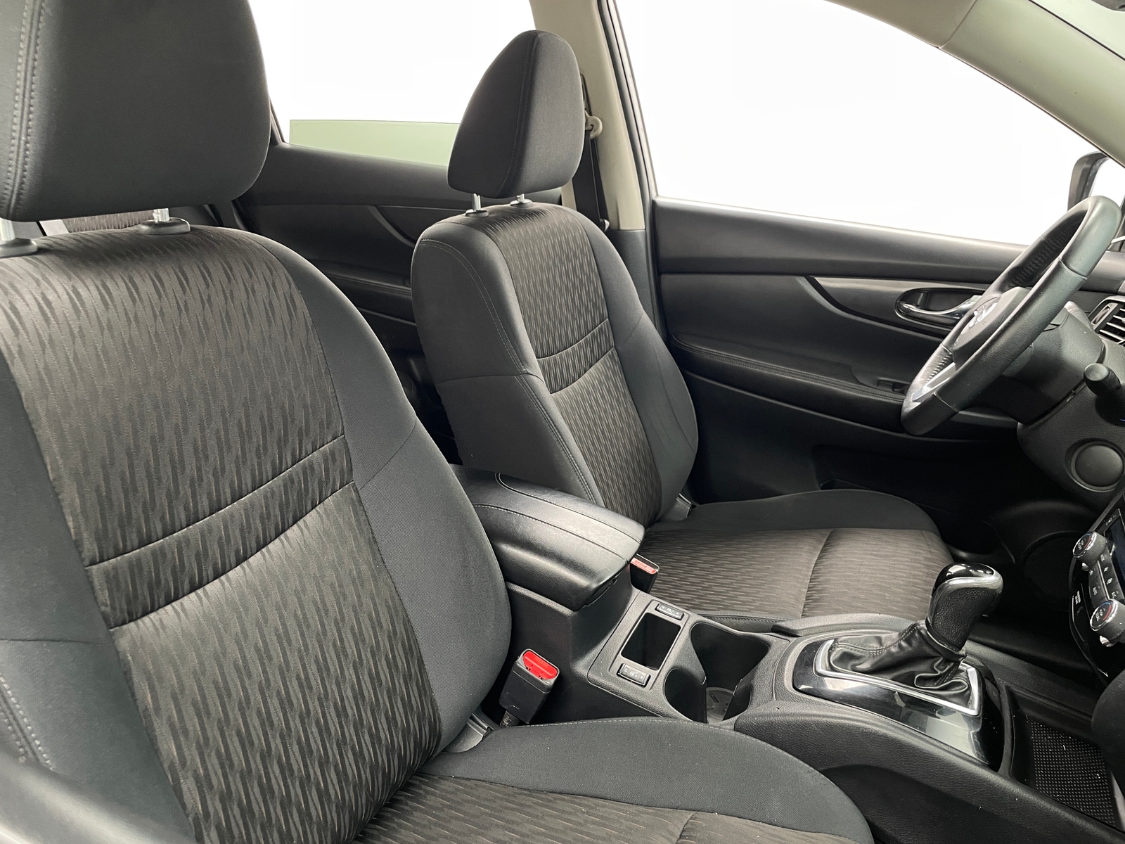 Thumbnail: 2017 Nissan Rogue - 2