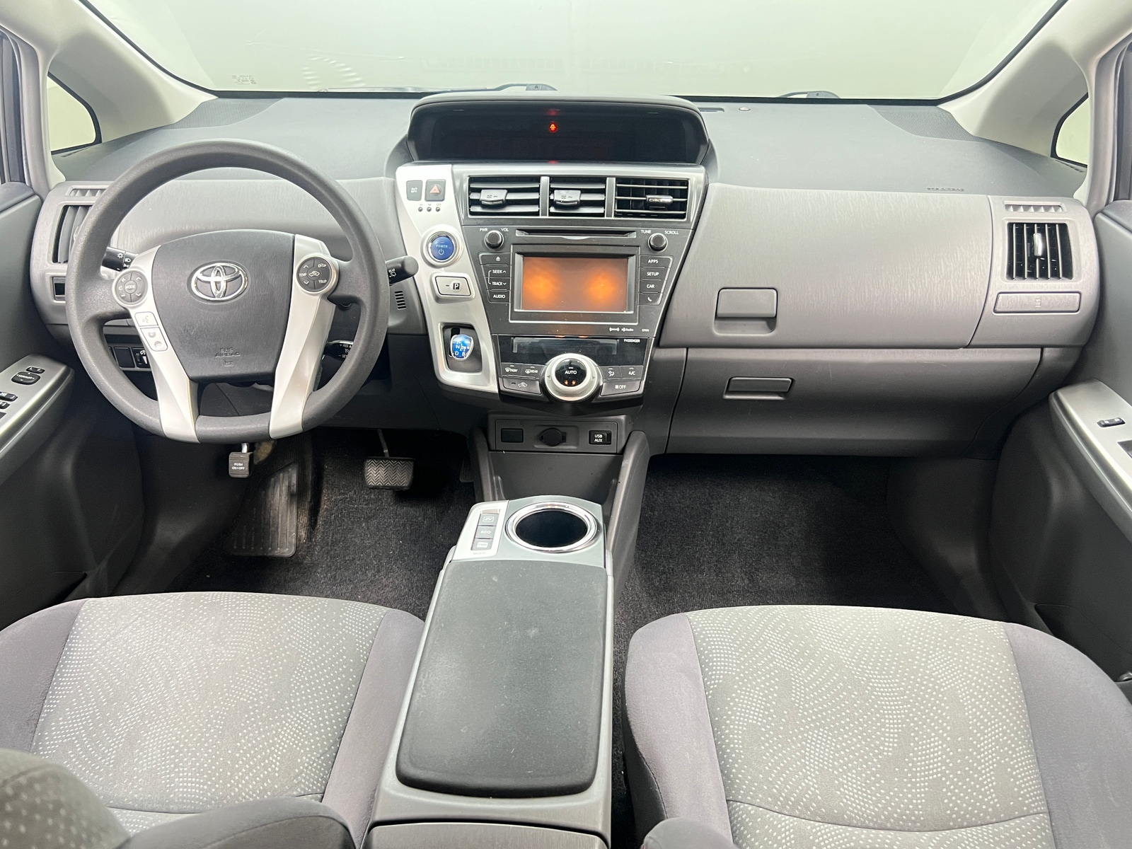 Thumbnail: 2012 Toyota Prius v - 3