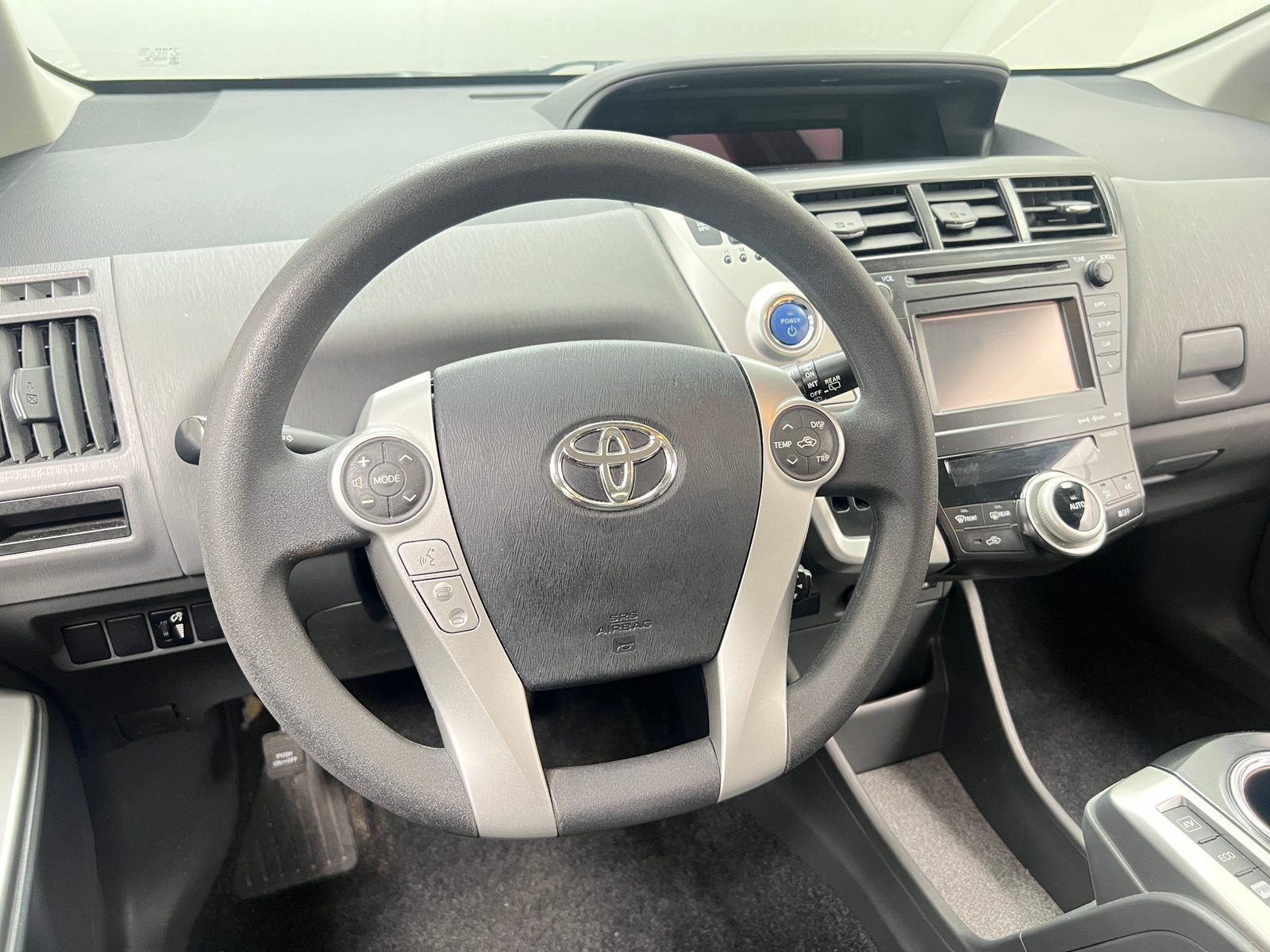 Thumbnail: 2012 Toyota Prius v - 5