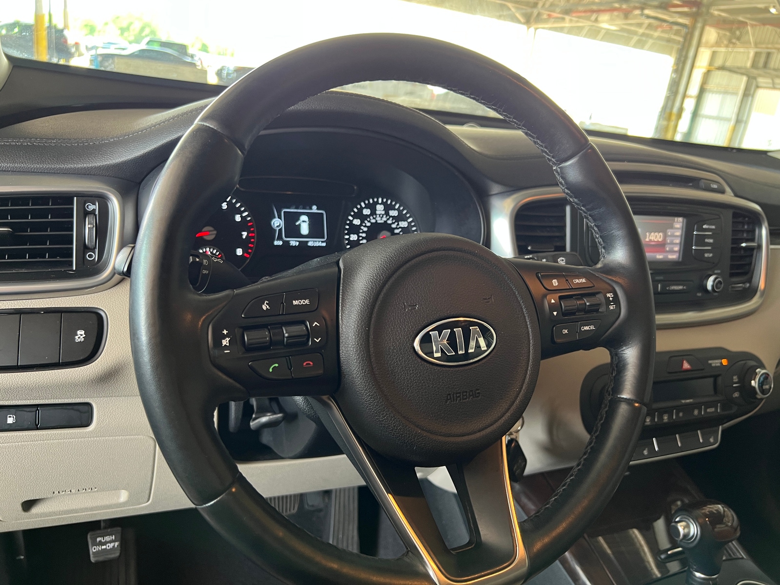 Thumbnail: 2016 Kia Sorento - 4
