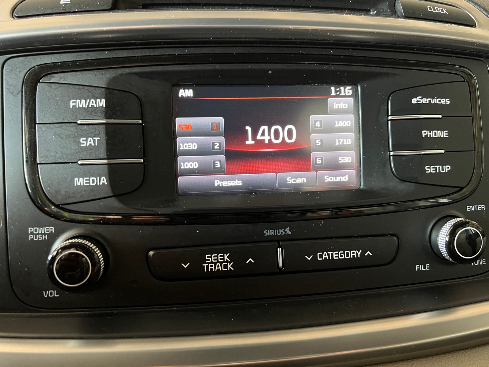 Thumbnail: 2016 Kia Sorento - 3