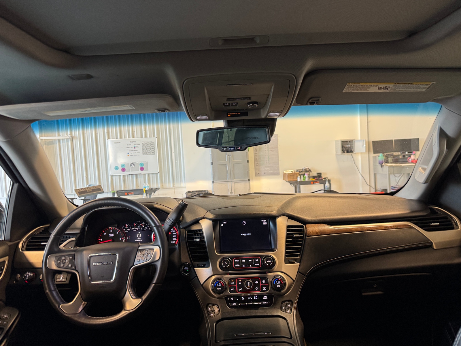 Thumbnail: 2015 GMC Yukon XL - 3