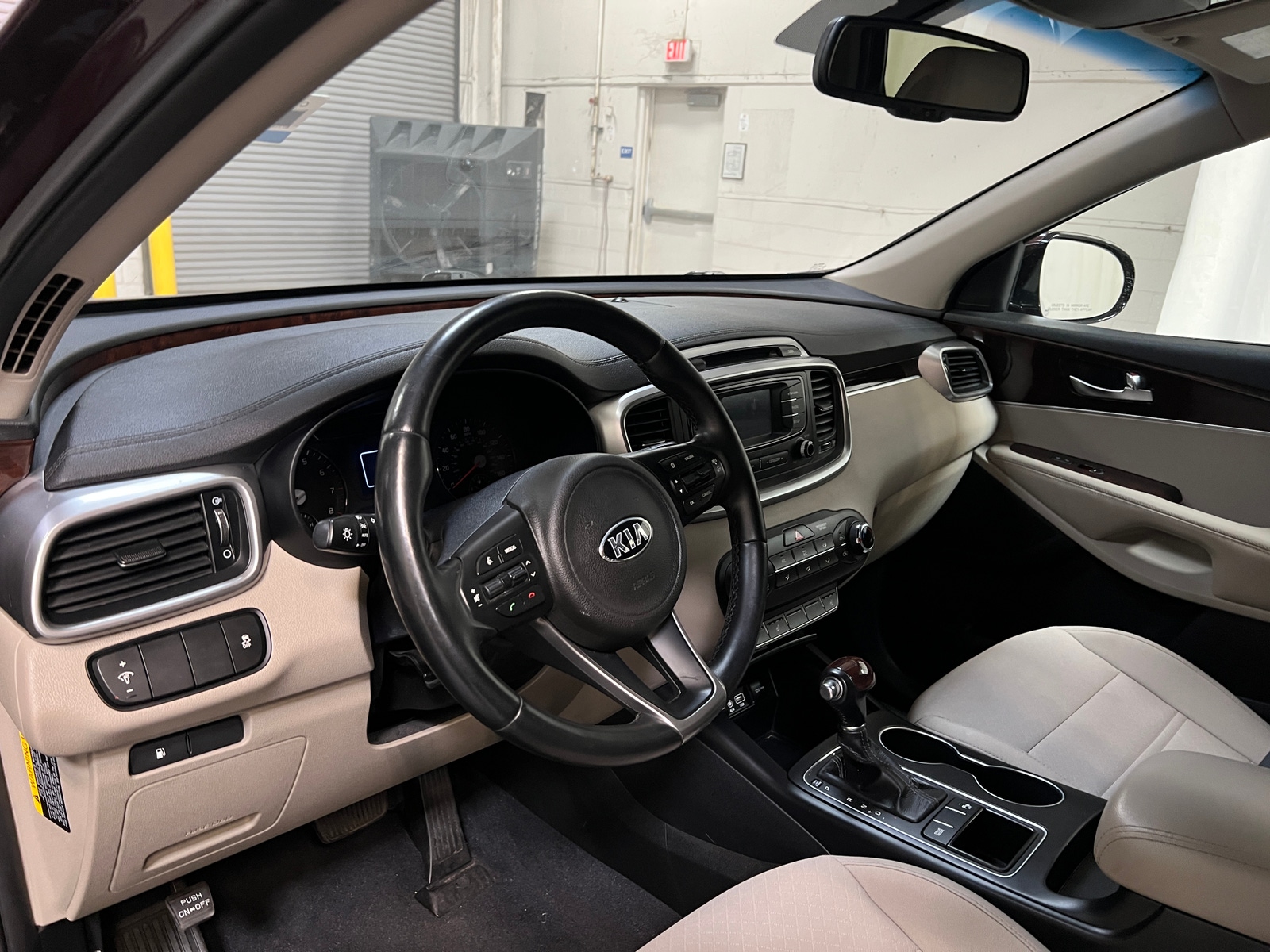 Thumbnail: 2016 Kia Sorento - 3