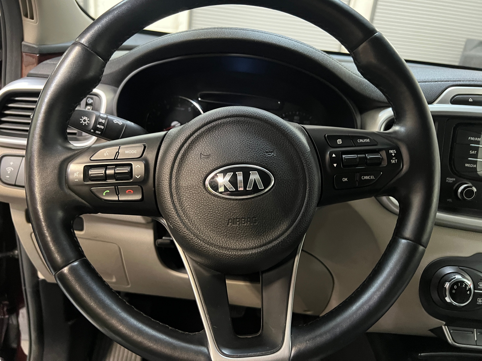 Thumbnail: 2016 Kia Sorento - 5