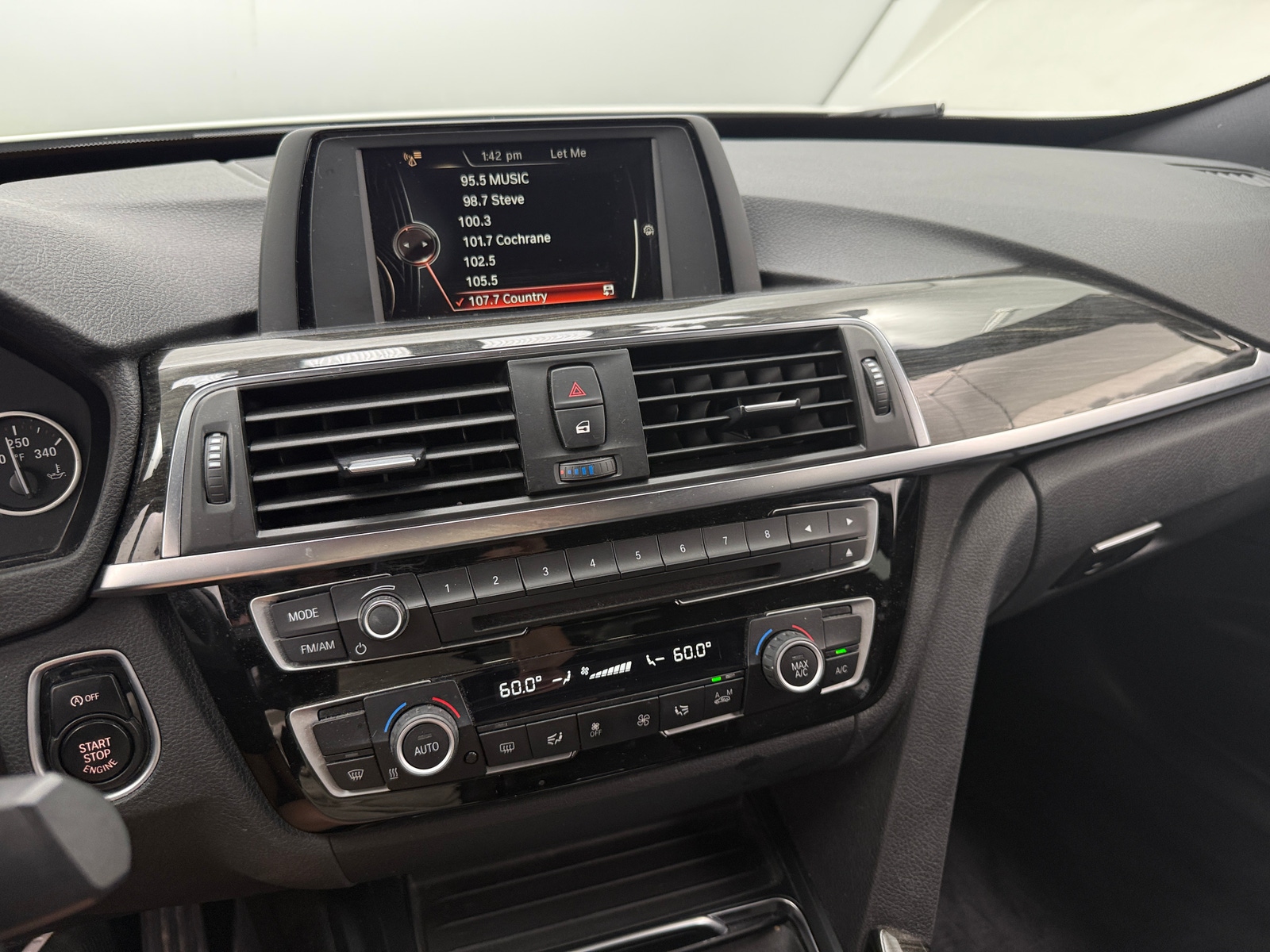 Thumbnail: 2017 BMW 3 Series - 3