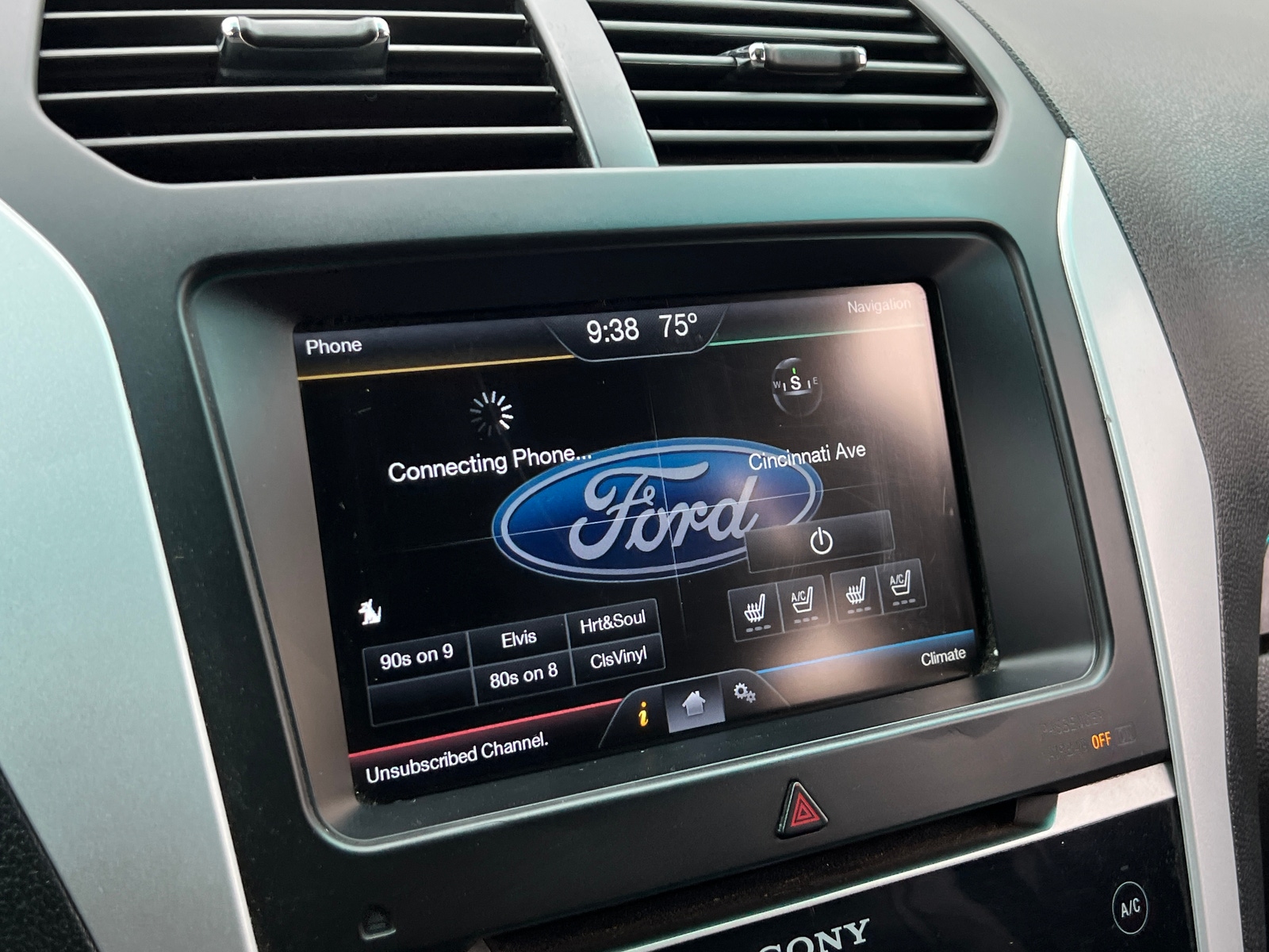 Thumbnail: 2012 Ford Explorer - 3