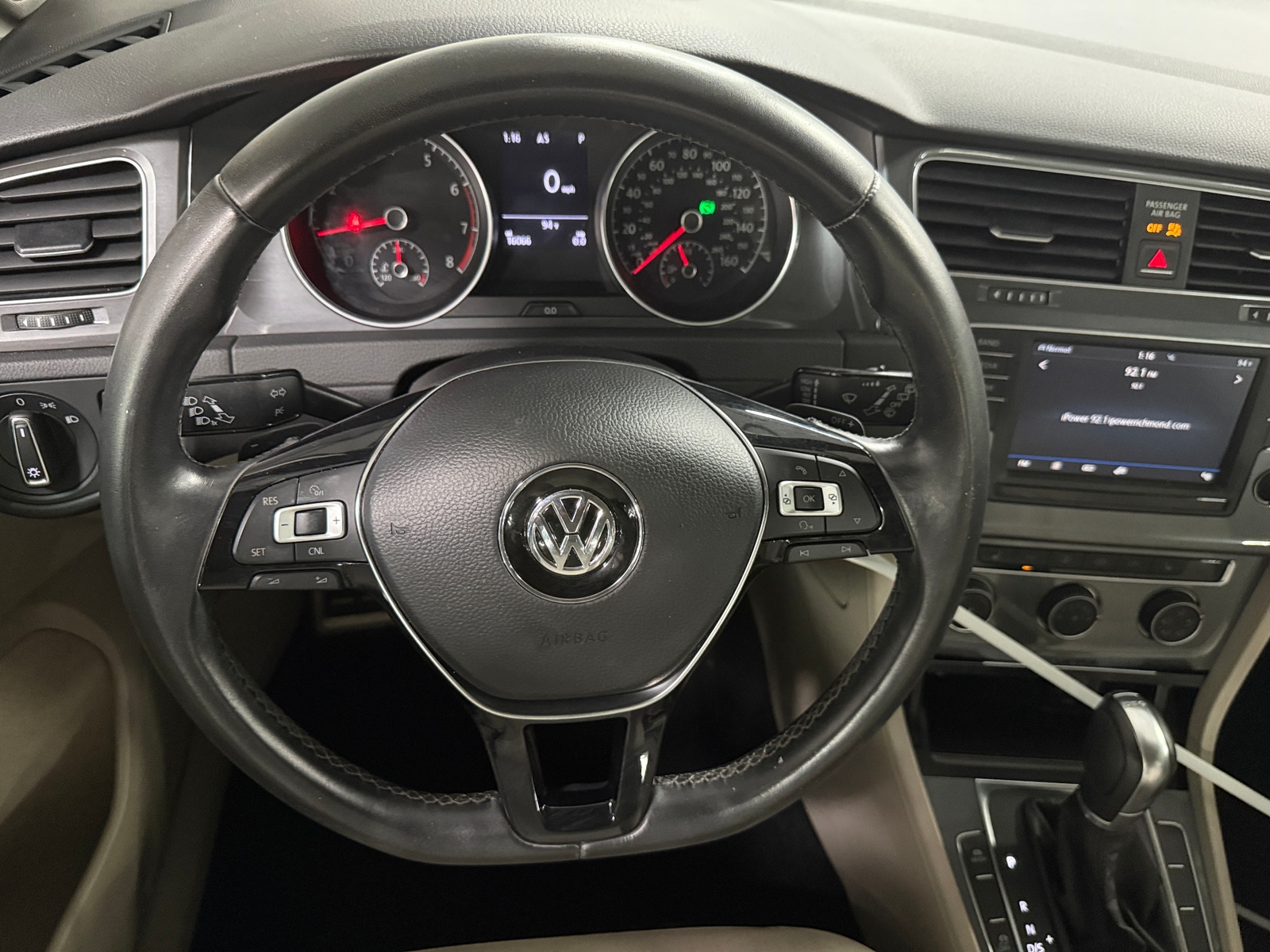 Thumbnail: 2017 Volkswagen Golf - 4