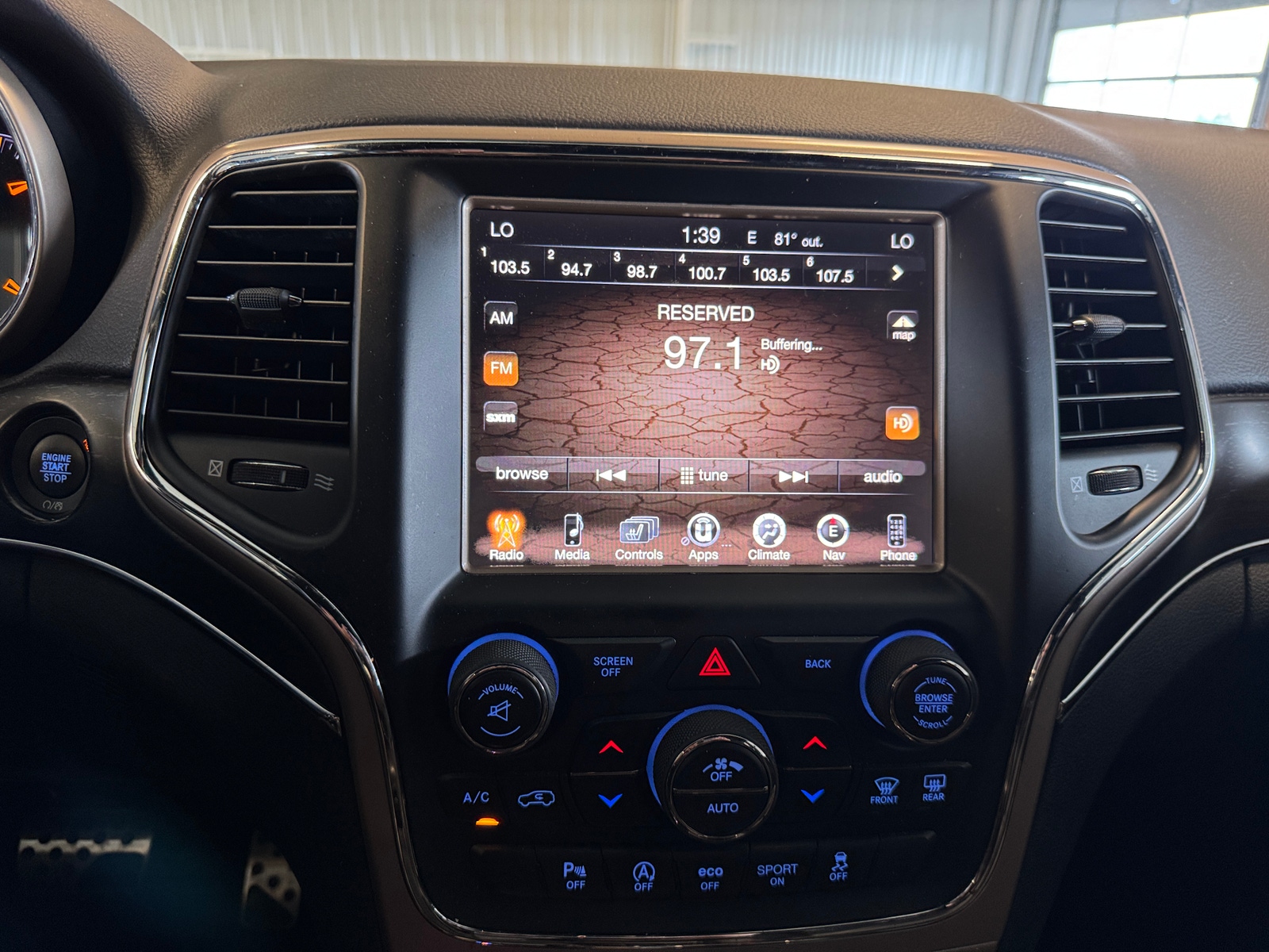 Thumbnail: 2017 Jeep Grand Cherokee - 3