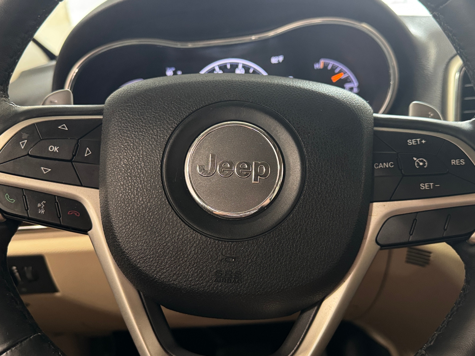 Thumbnail: 2017 Jeep Grand Cherokee - 4