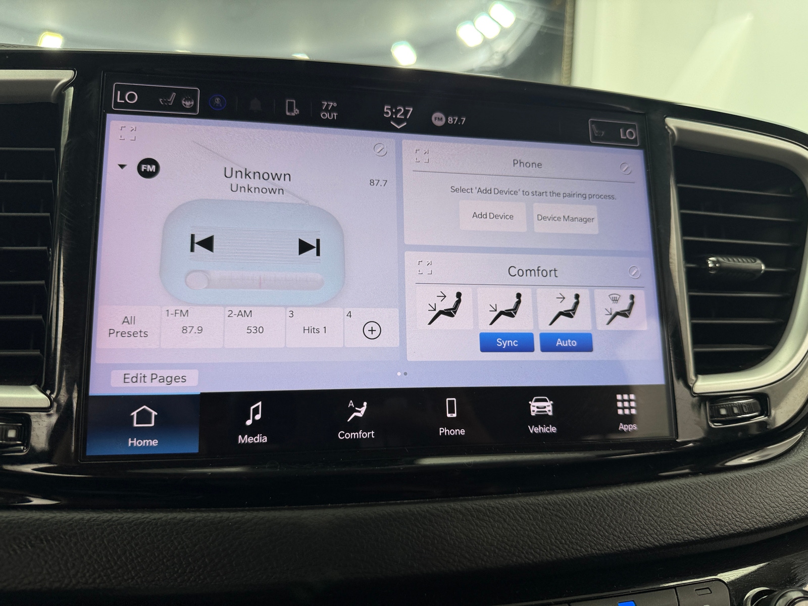 Thumbnail: 2022 Chrysler Pacifica - 3