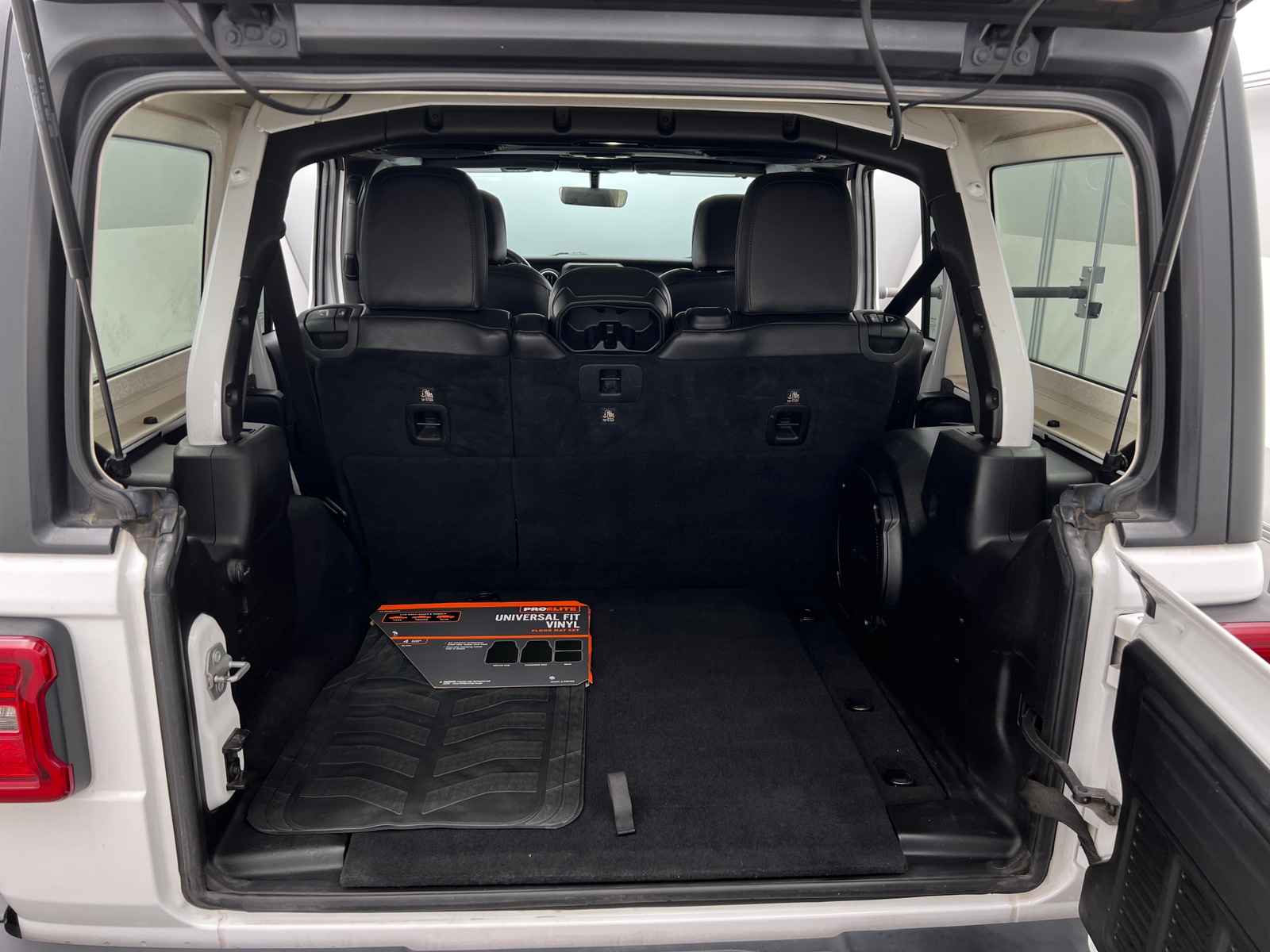 Thumbnail: 2018 Jeep Wrangler - 6
