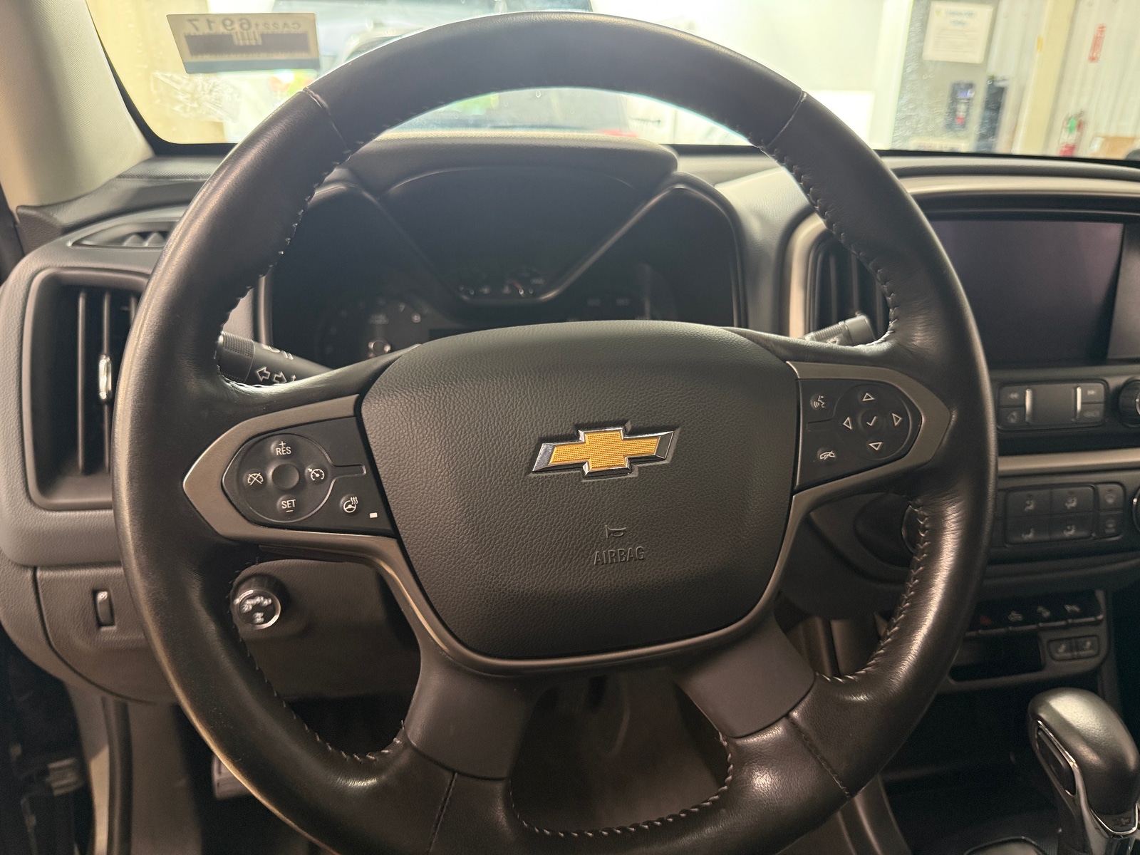 Thumbnail: 2022 Chevrolet Colorado - 5