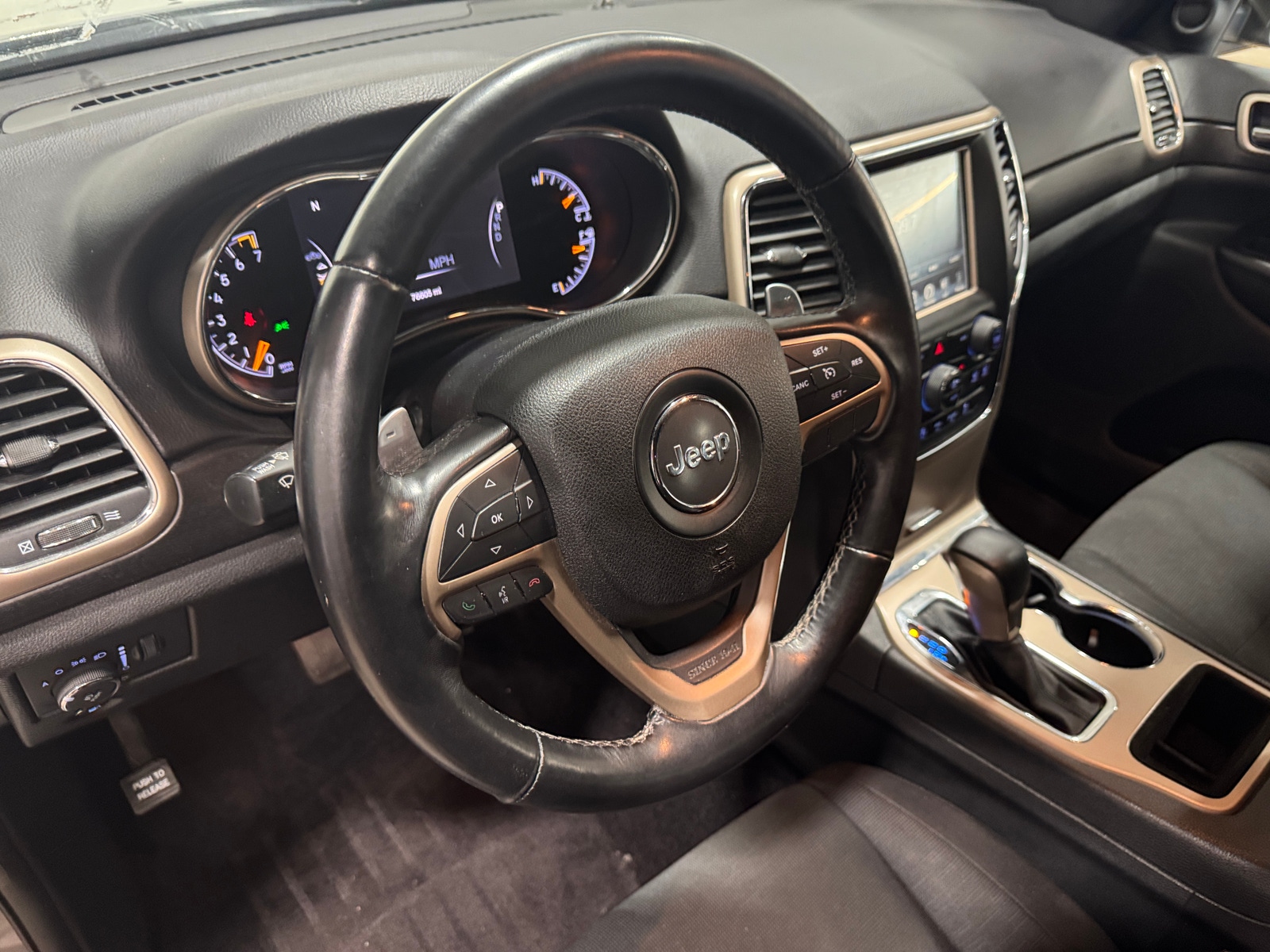 Thumbnail: 2017 Jeep Grand Cherokee - 3