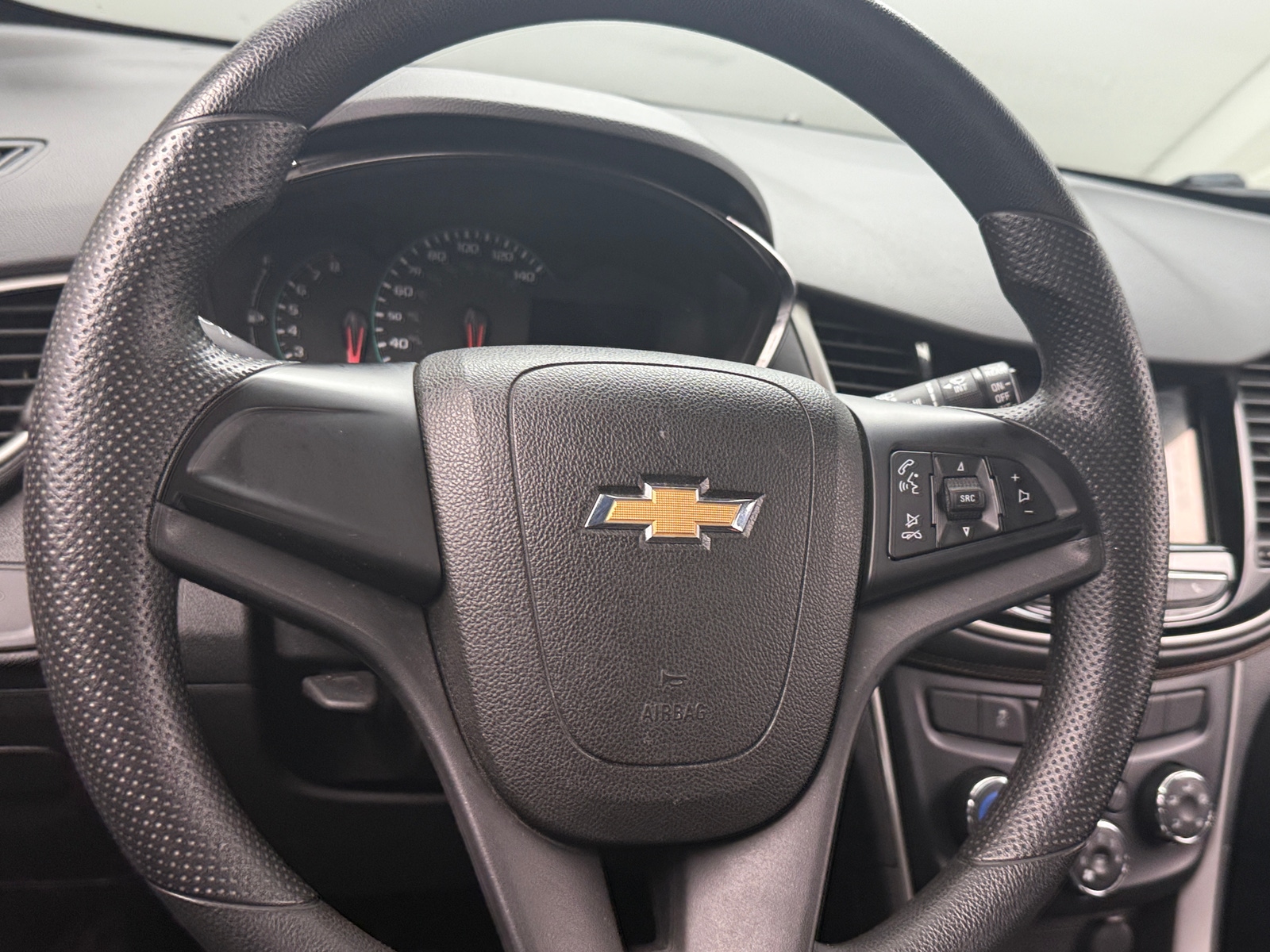 Thumbnail: 2018 Chevrolet Trax - 5