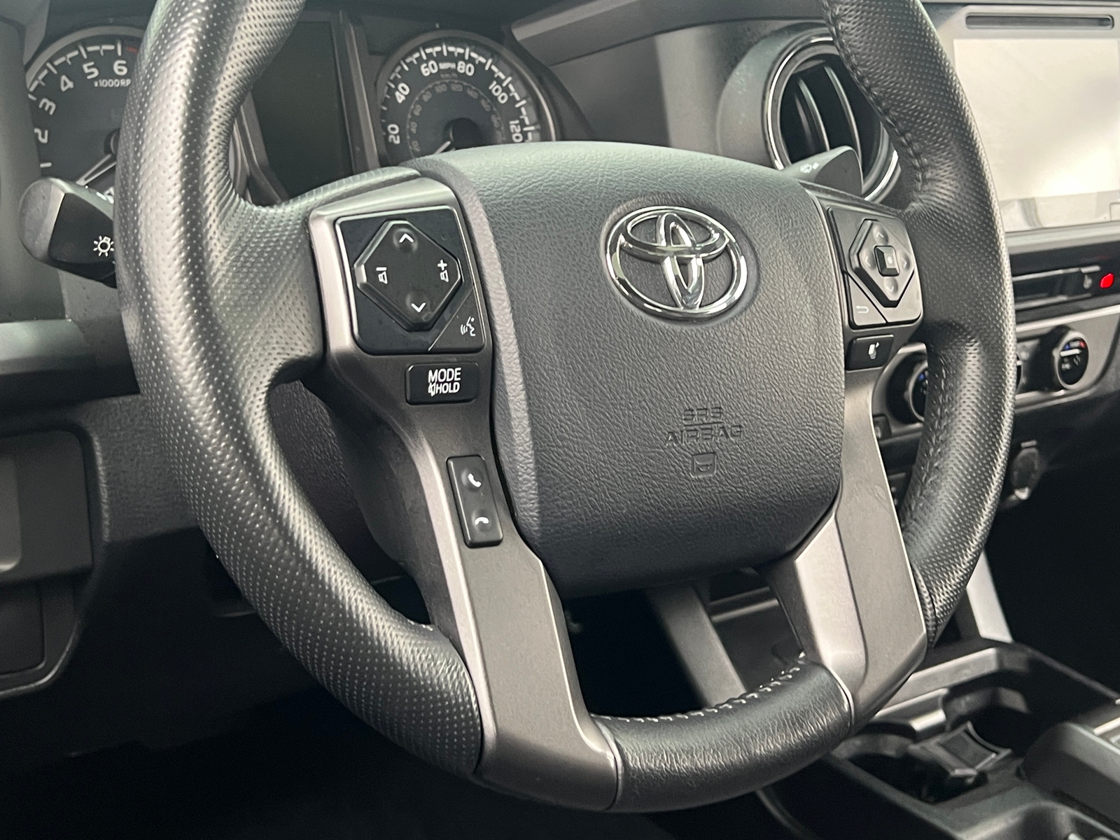 Thumbnail: 2016 Toyota Tacoma - 5