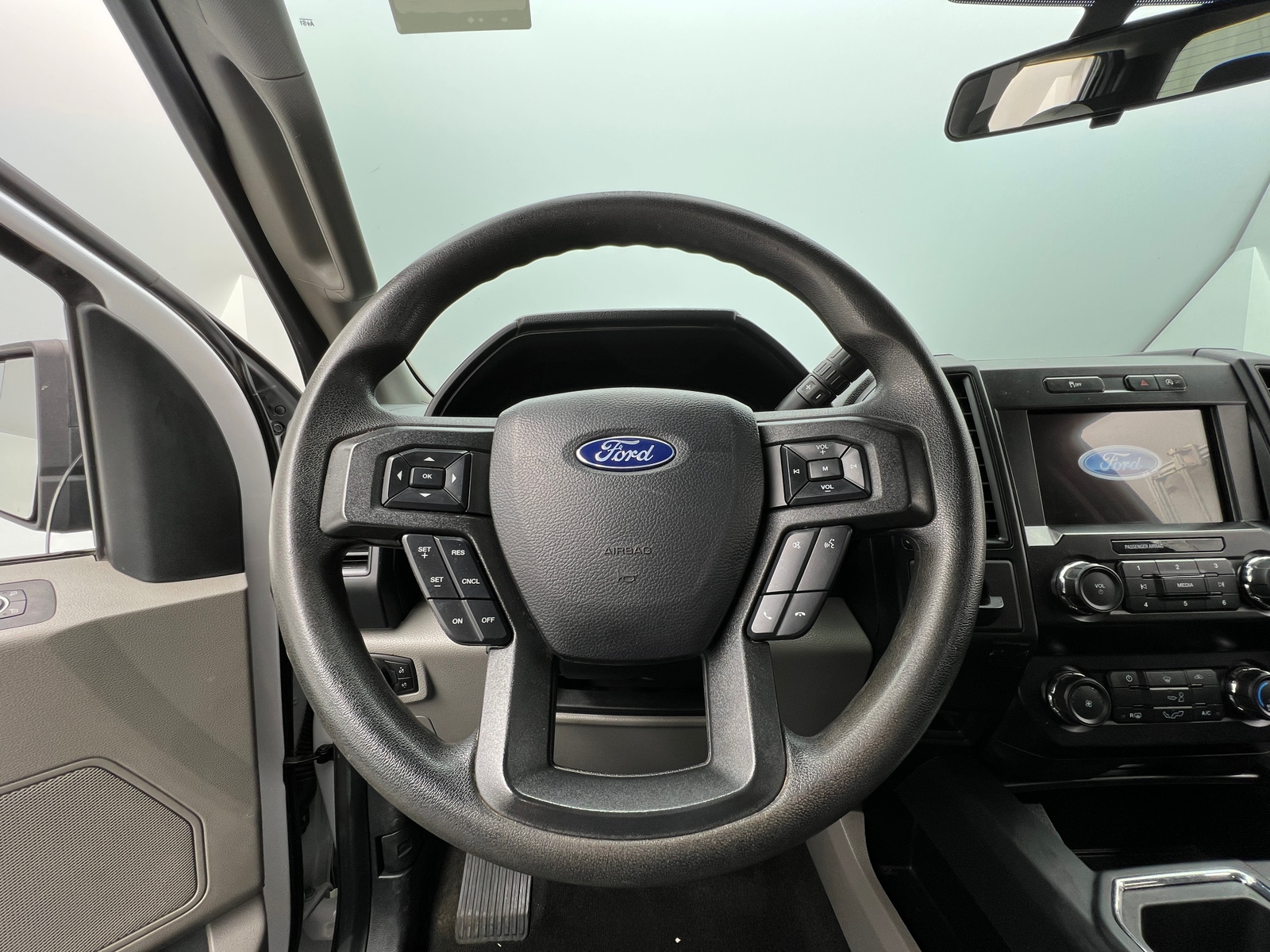 Thumbnail: 2020 Ford Econoline - 5