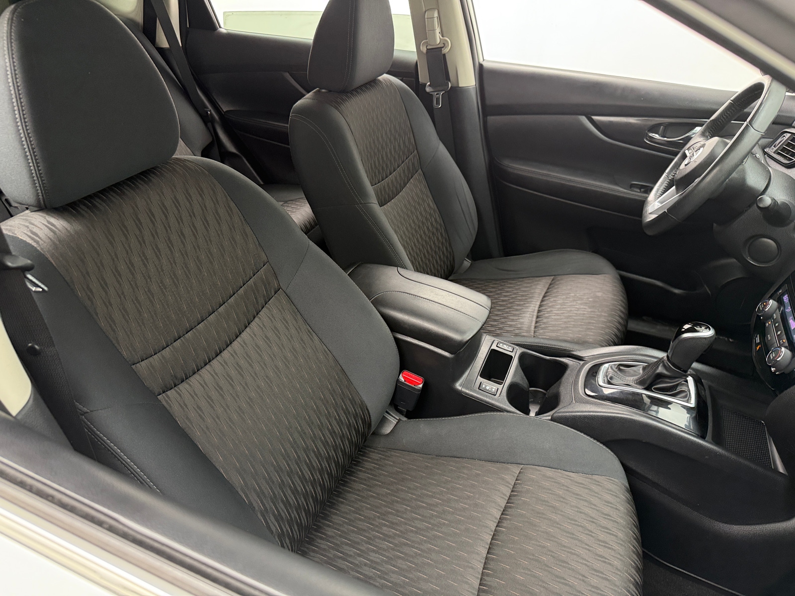 Thumbnail: 2017 Nissan Rogue - 2