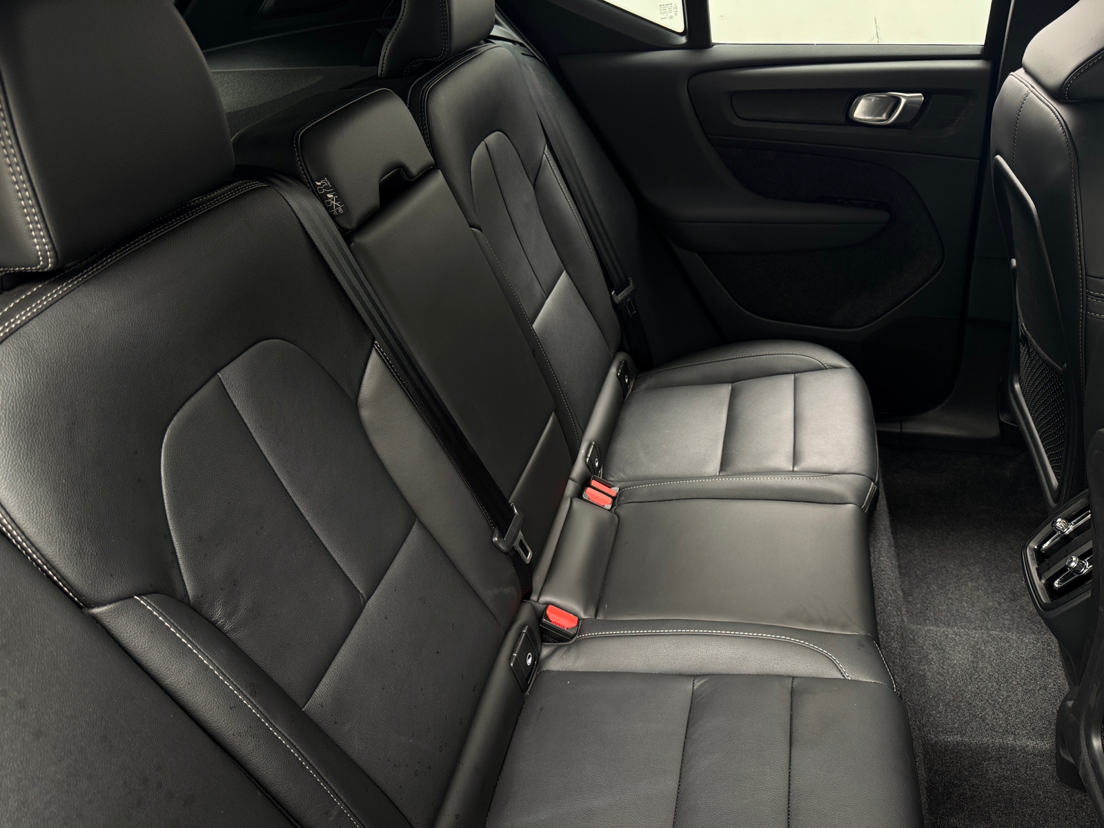 Thumbnail: 2025 Volvo XC40 - 5
