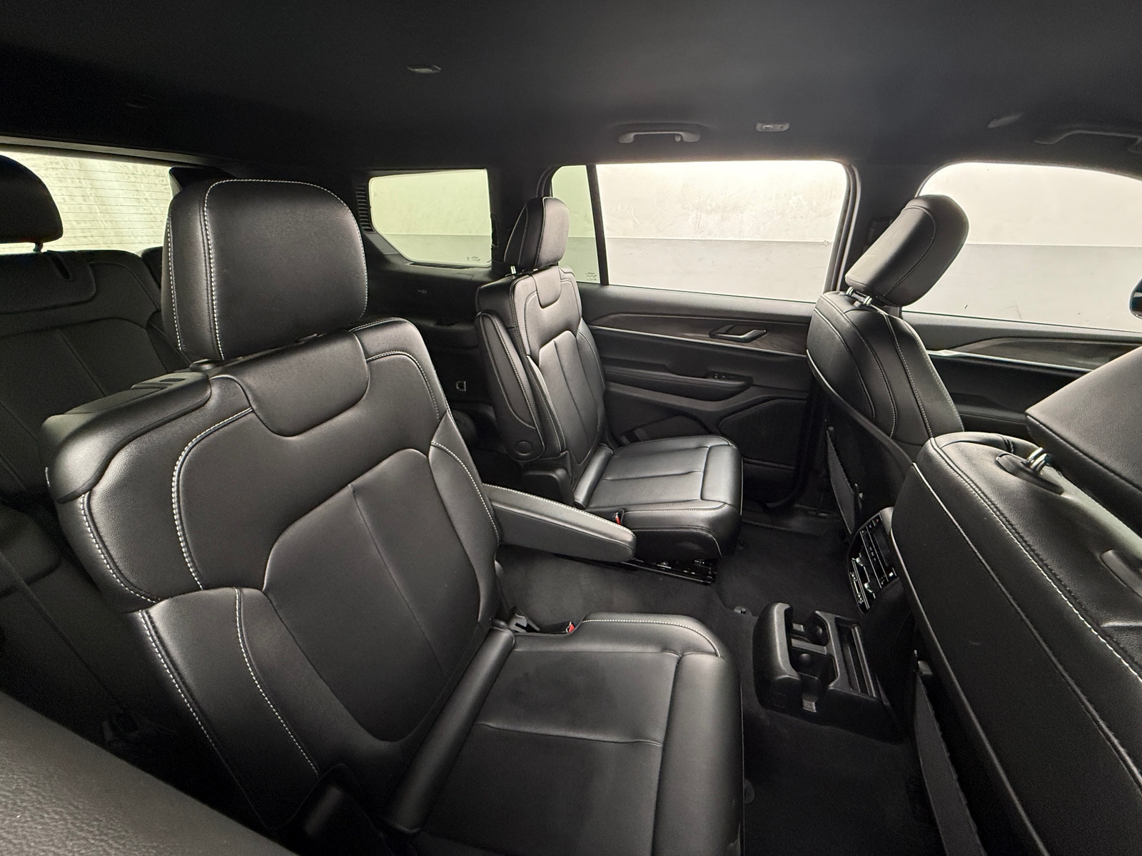Thumbnail: 2024 Jeep Grand Cherokee L - 6