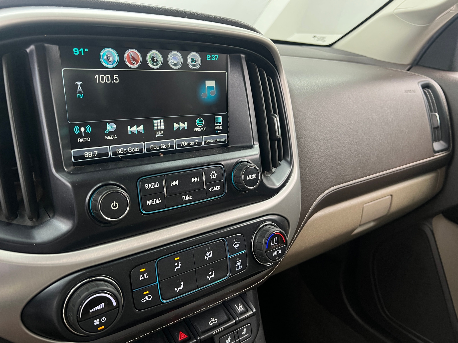 Thumbnail: 2018 GMC Canyon - 3