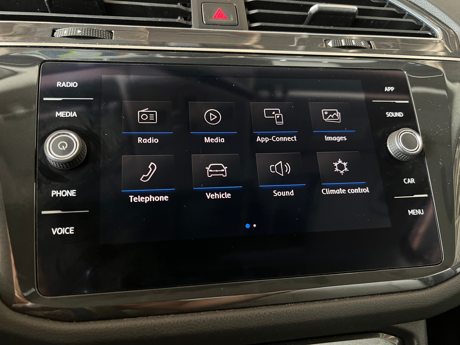 Thumbnail: 2019 Volkswagen Tiguan - 3