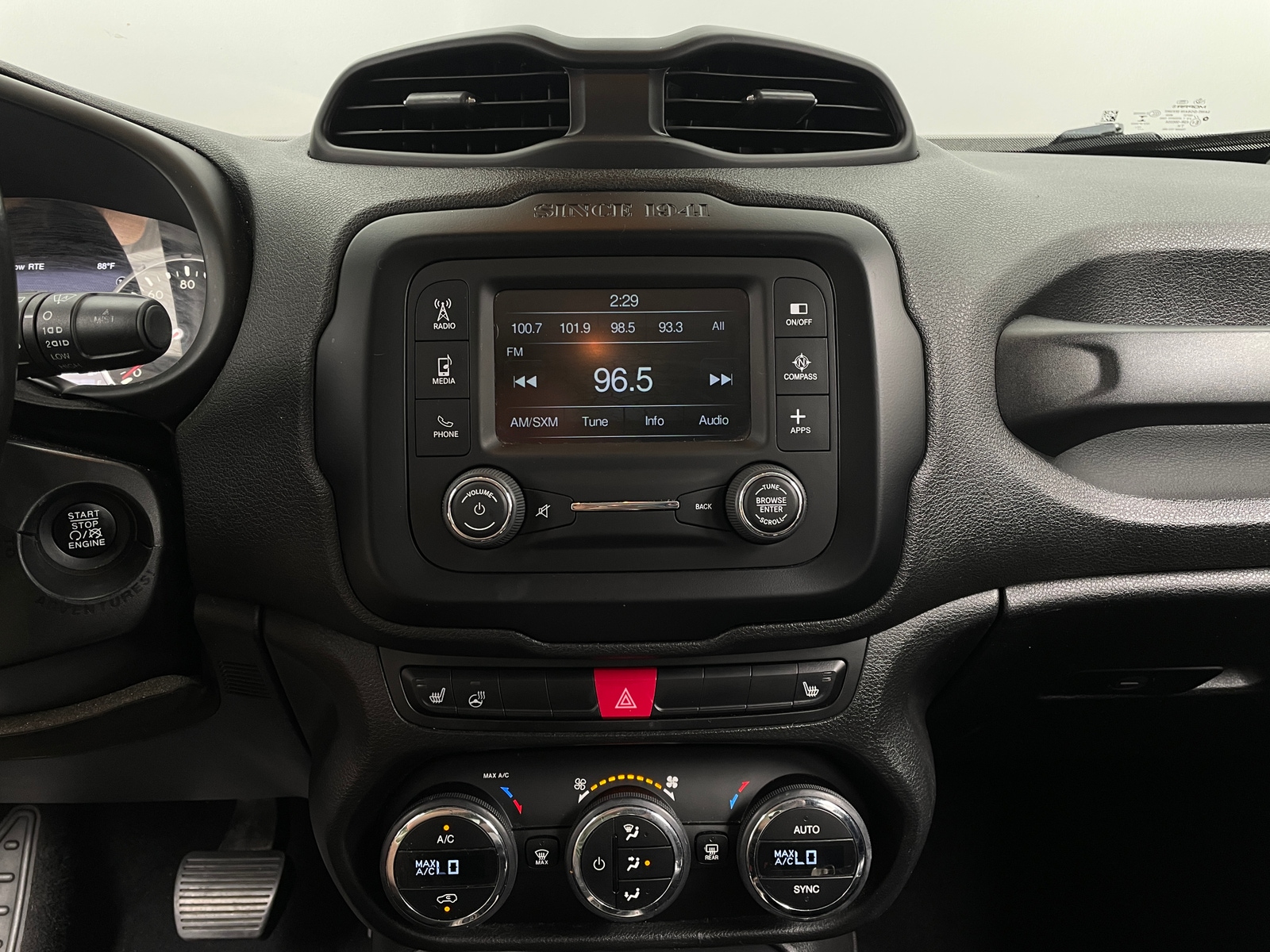 Thumbnail: 2016 Jeep Renegade - 3