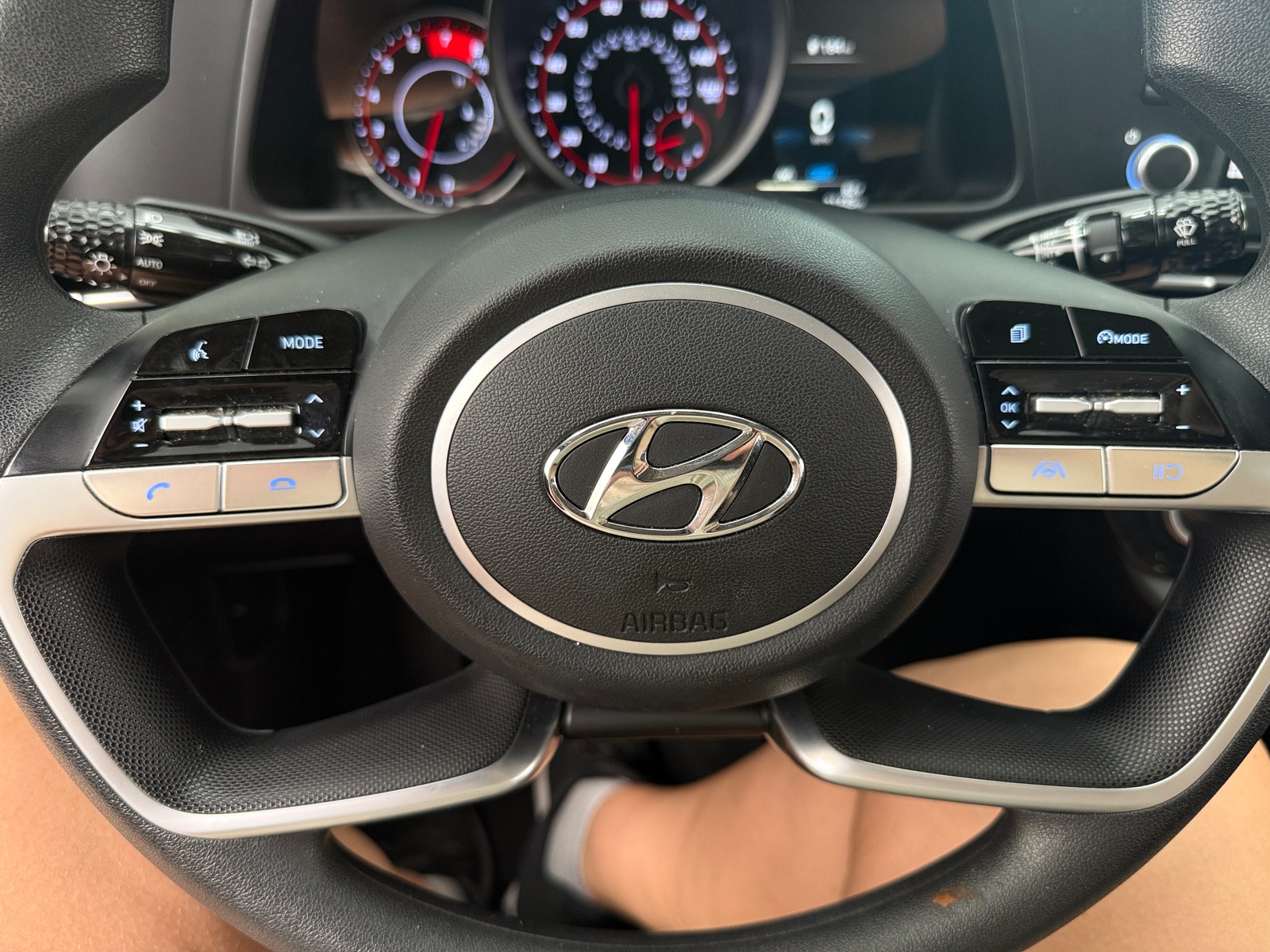 Thumbnail: 2023 Hyundai Elantra - 5