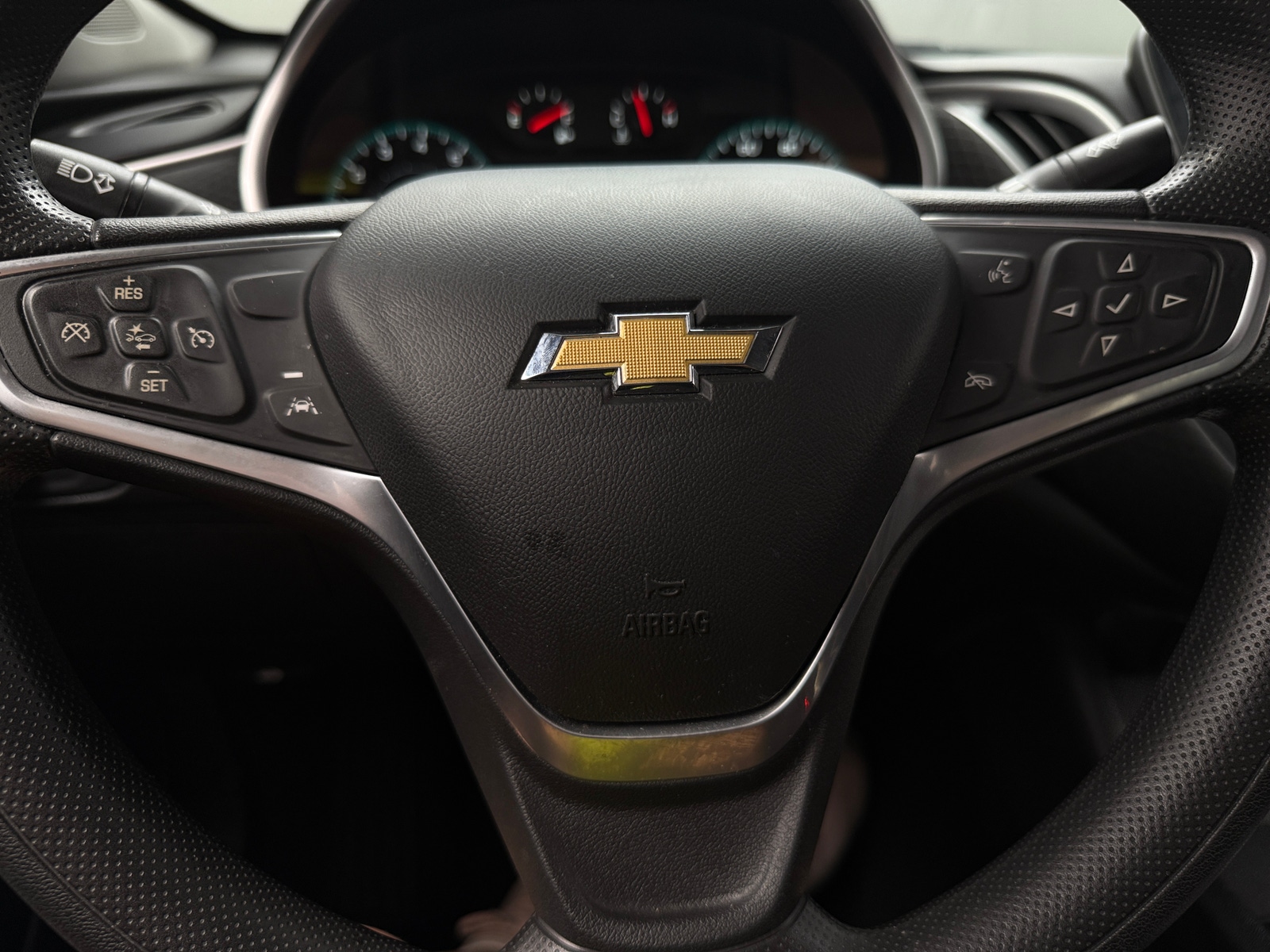 Thumbnail: 2023 Chevrolet Malibu - 5