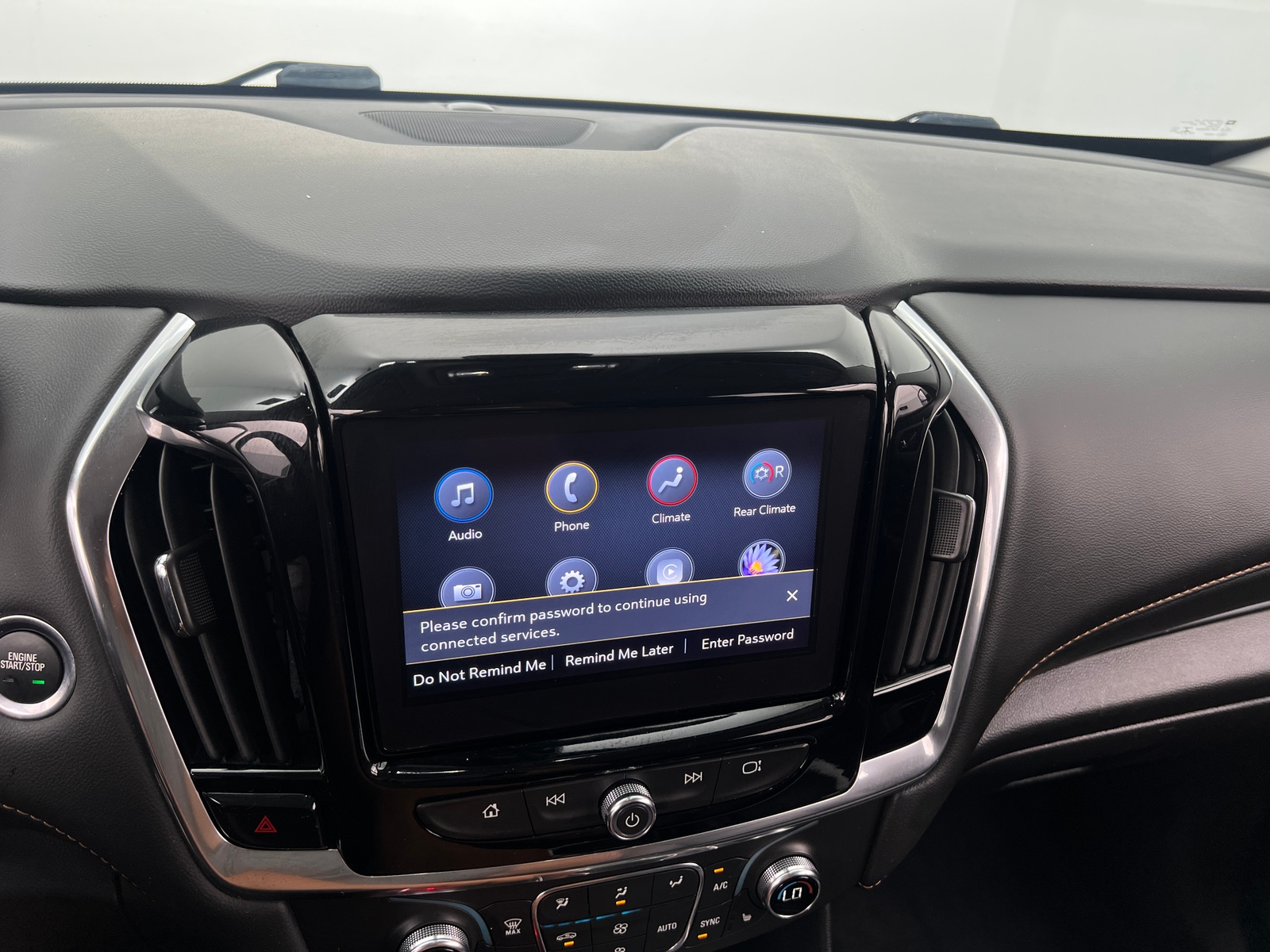 Thumbnail: 2021 Chevrolet Traverse - 3
