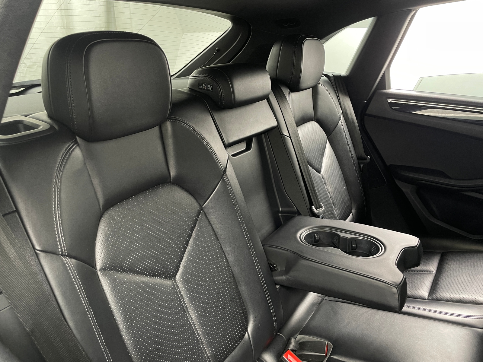 Thumbnail: 2018 Porsche Macan - 5
