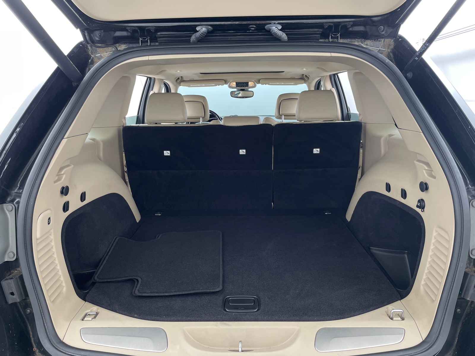 Thumbnail: 2019 Jeep Grand Cherokee - 7