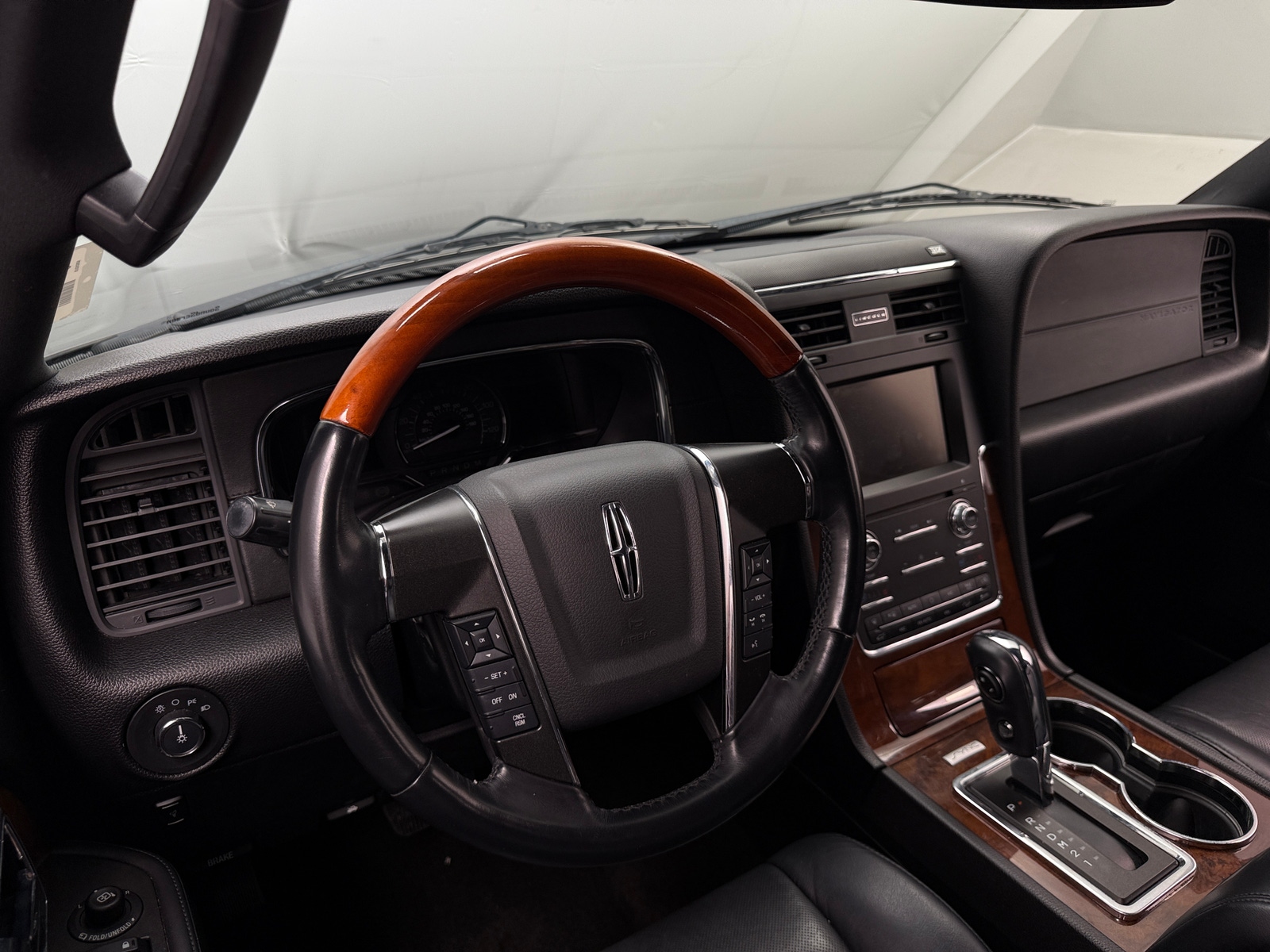 Thumbnail: 2015 Lincoln Navigator - 2