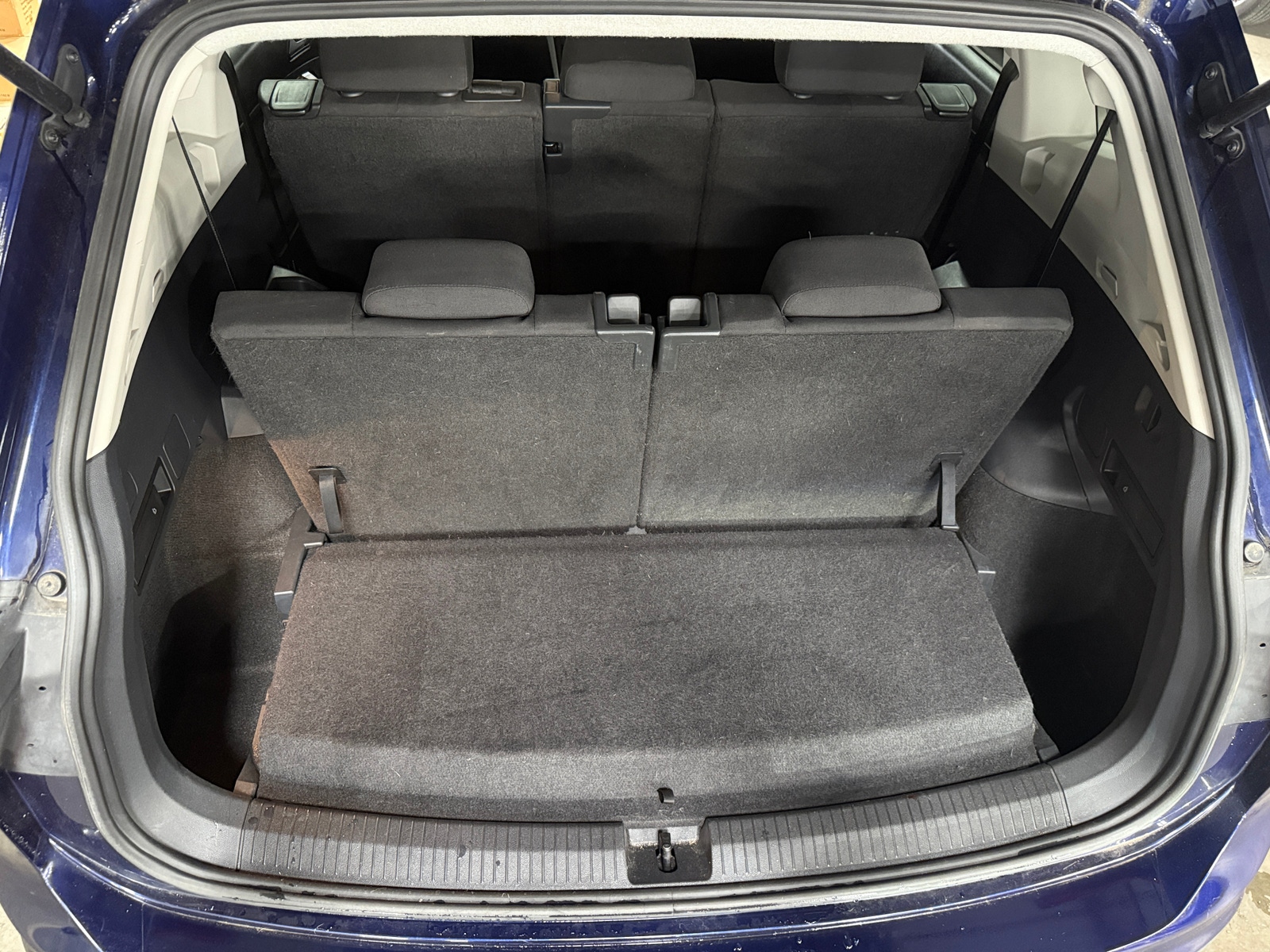 Thumbnail: 2021 Volkswagen Tiguan - 7