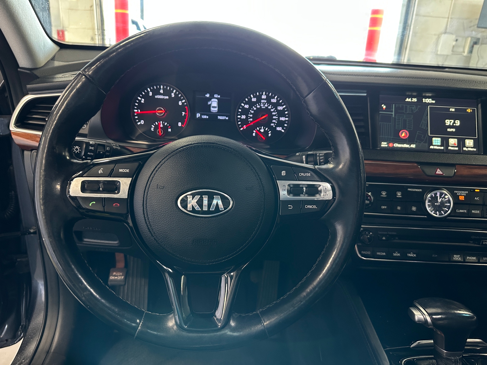 Thumbnail: 2017 Kia Cadenza - 4