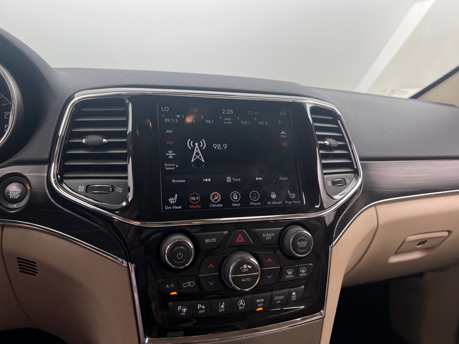 Thumbnail: 2020 Jeep Grand Cherokee - 3