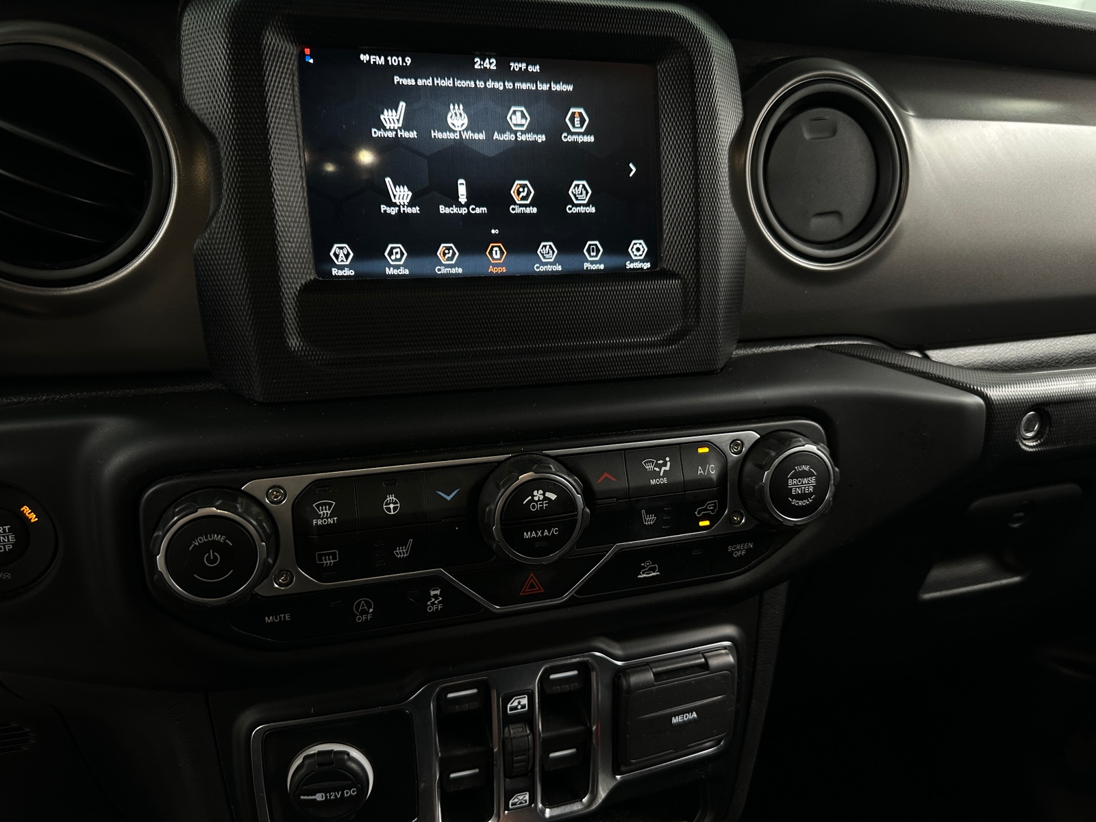 Thumbnail: 2023 Jeep Wrangler - 4