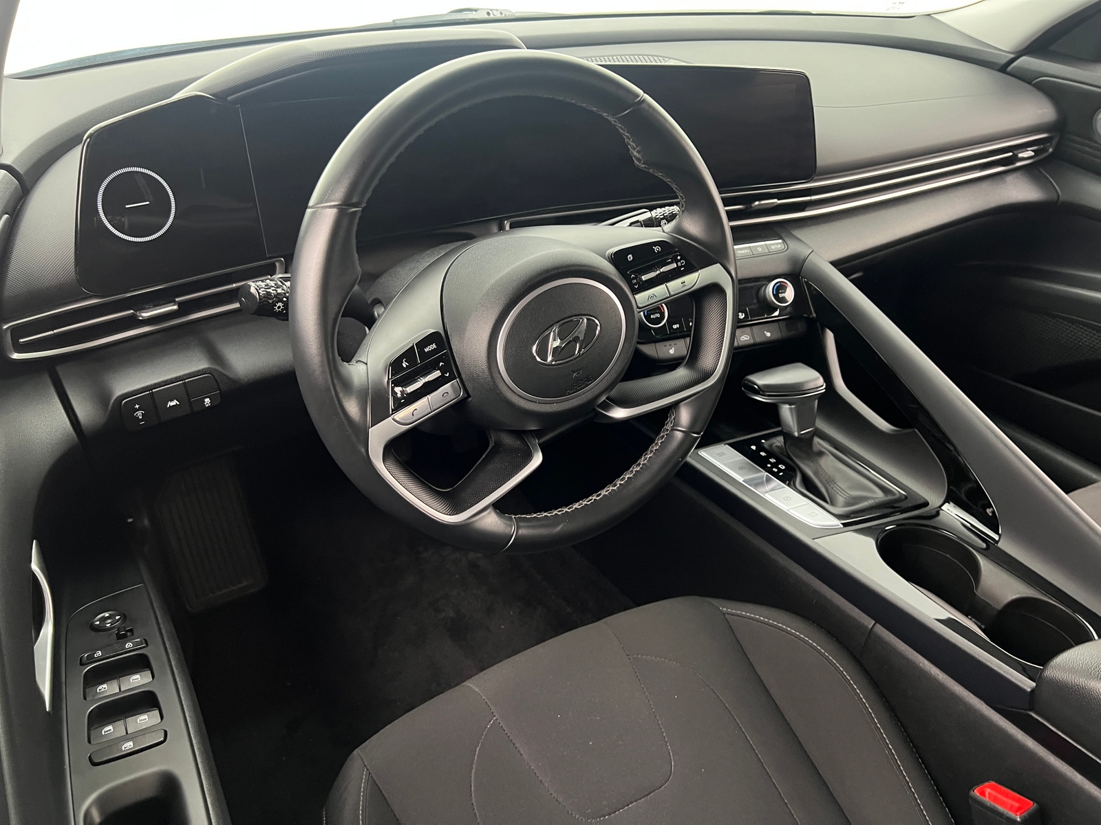 Thumbnail: 2023 Hyundai Elantra - 3