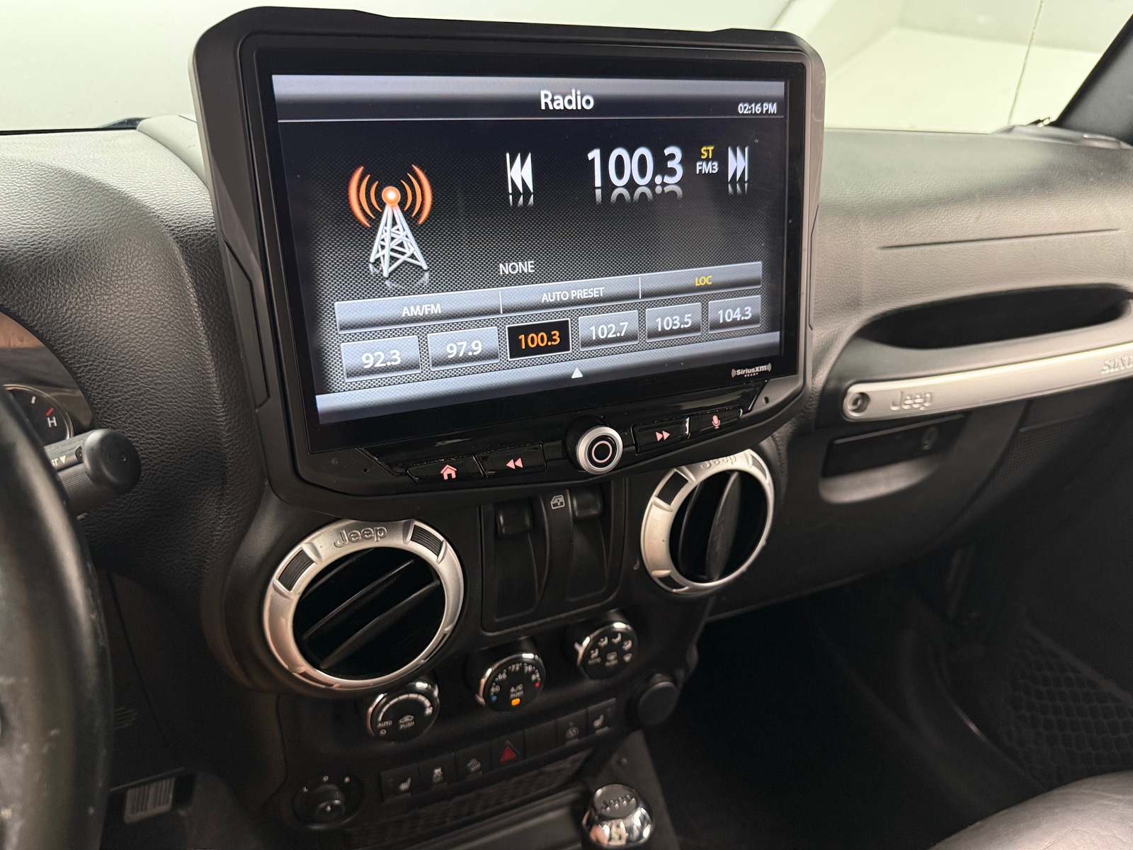 Thumbnail: 2017 Jeep Wrangler - 3