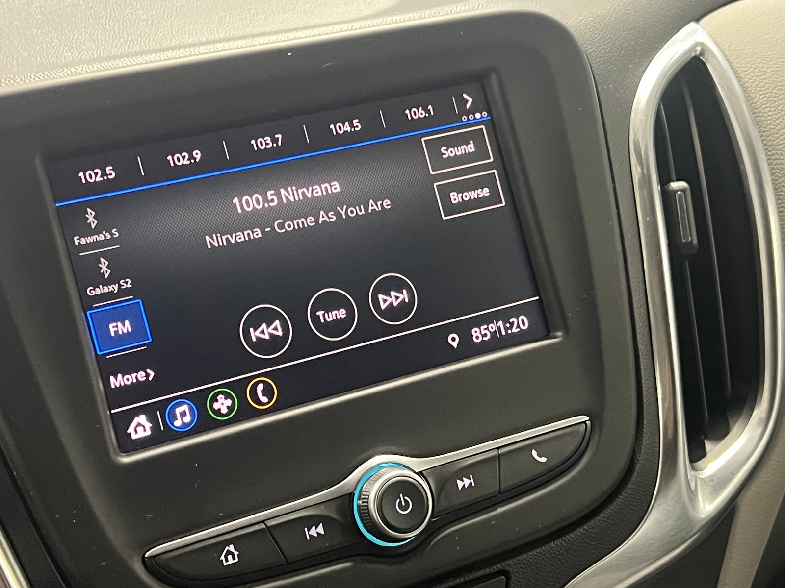 Thumbnail: 2021 Chevrolet Equinox - 4