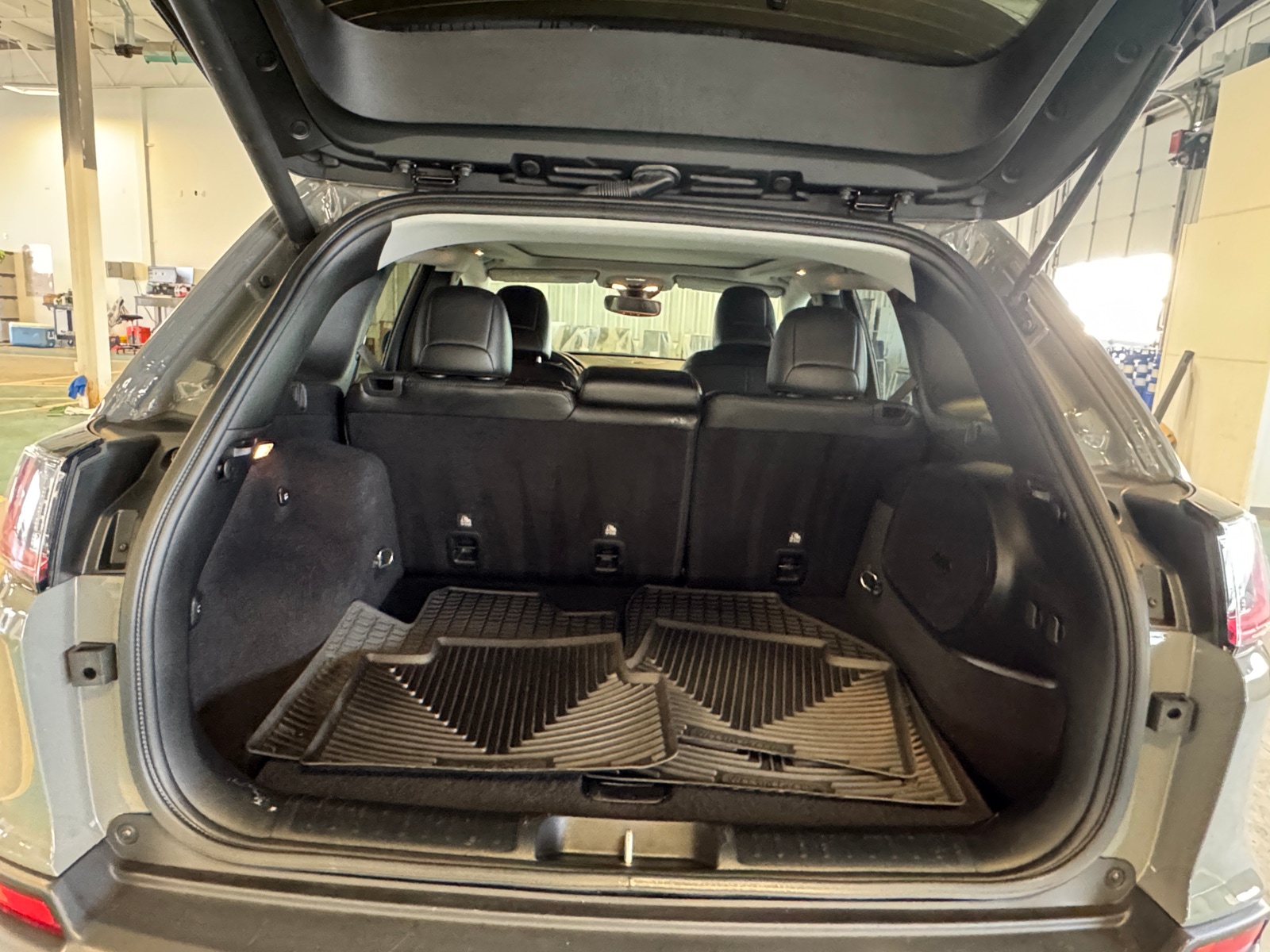 Thumbnail: 2021 Jeep Cherokee - 6