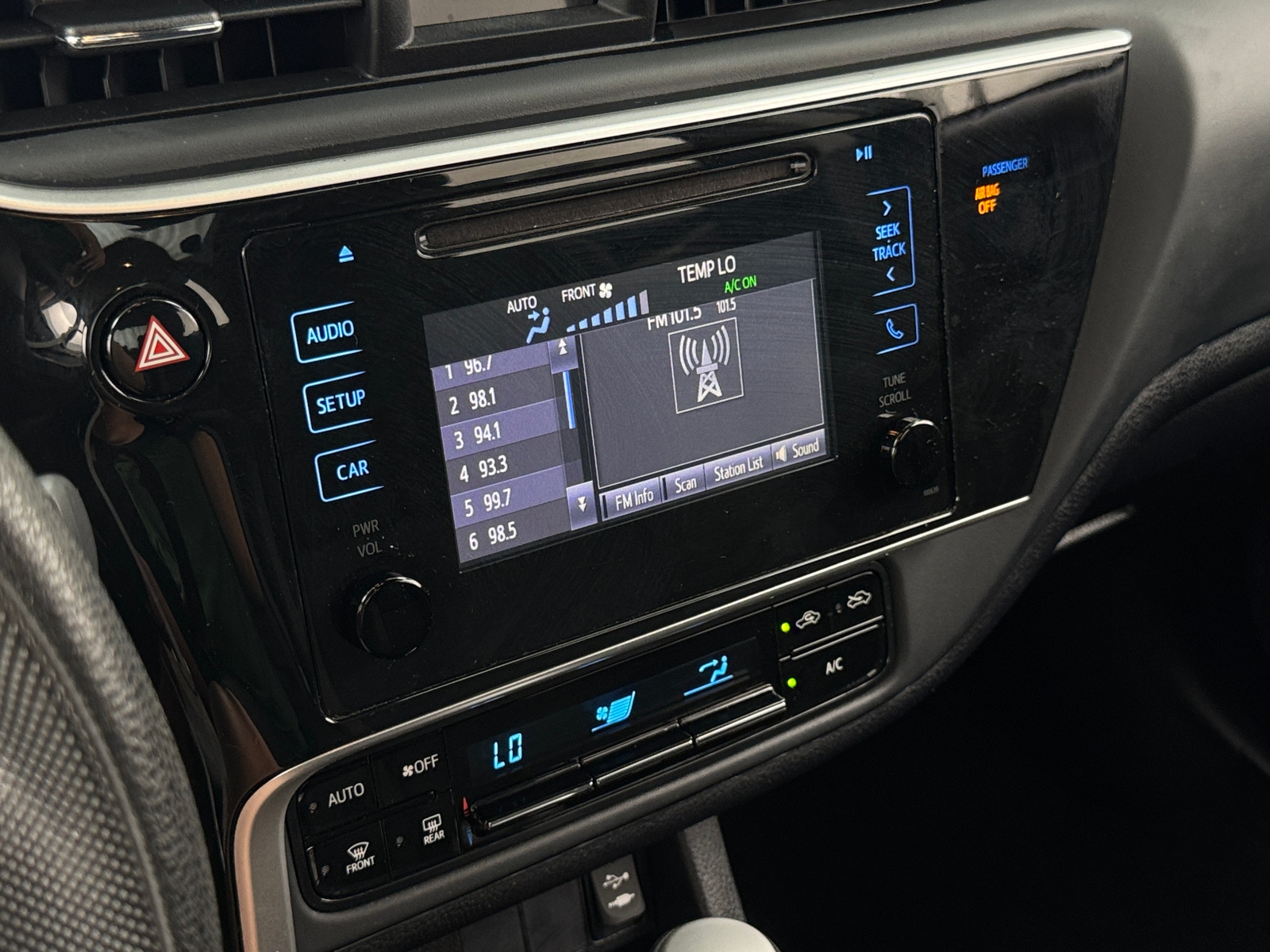 Thumbnail: 2018 Toyota Corolla - 4