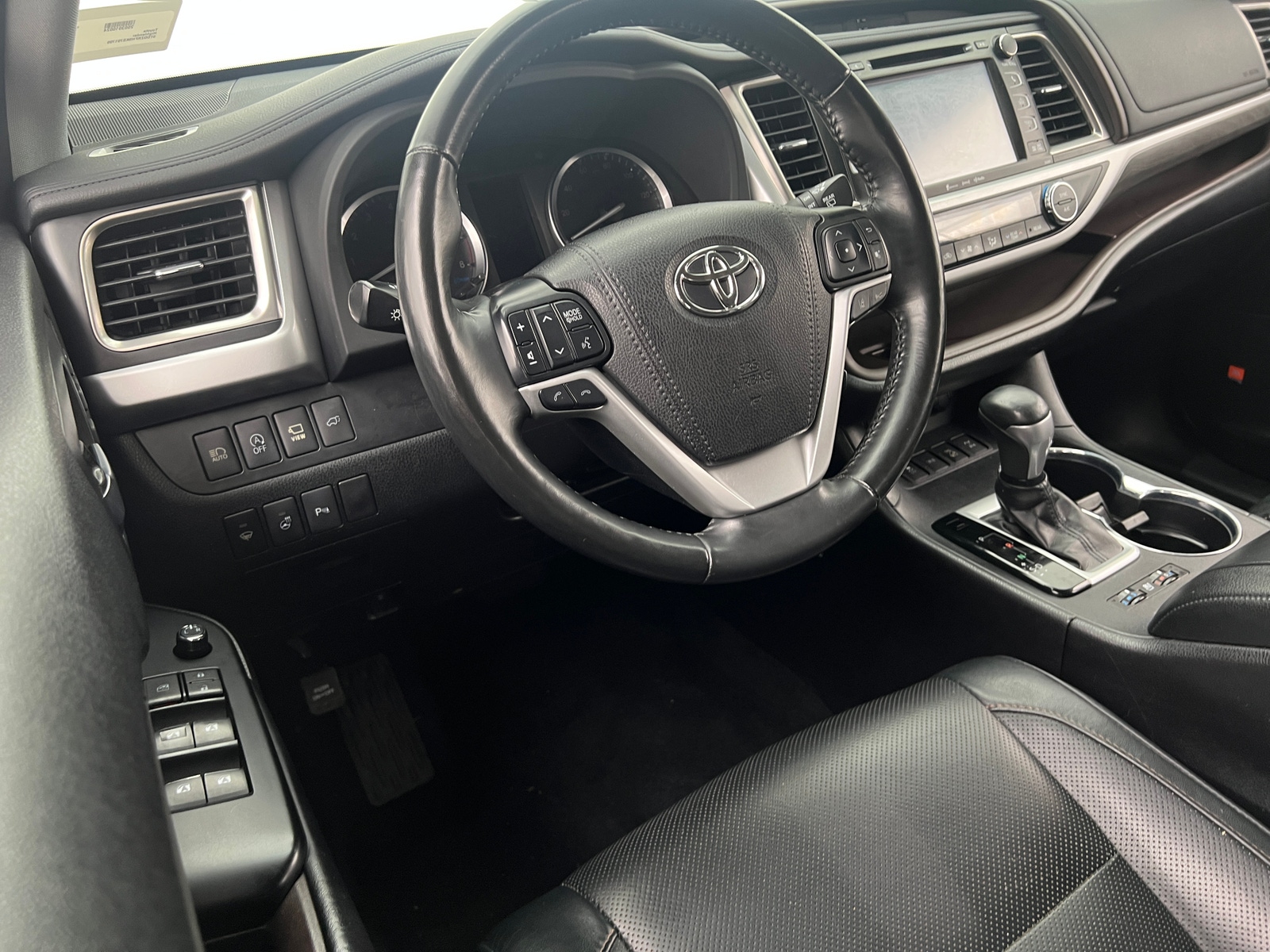 Thumbnail: 2019 Toyota Highlander - 4