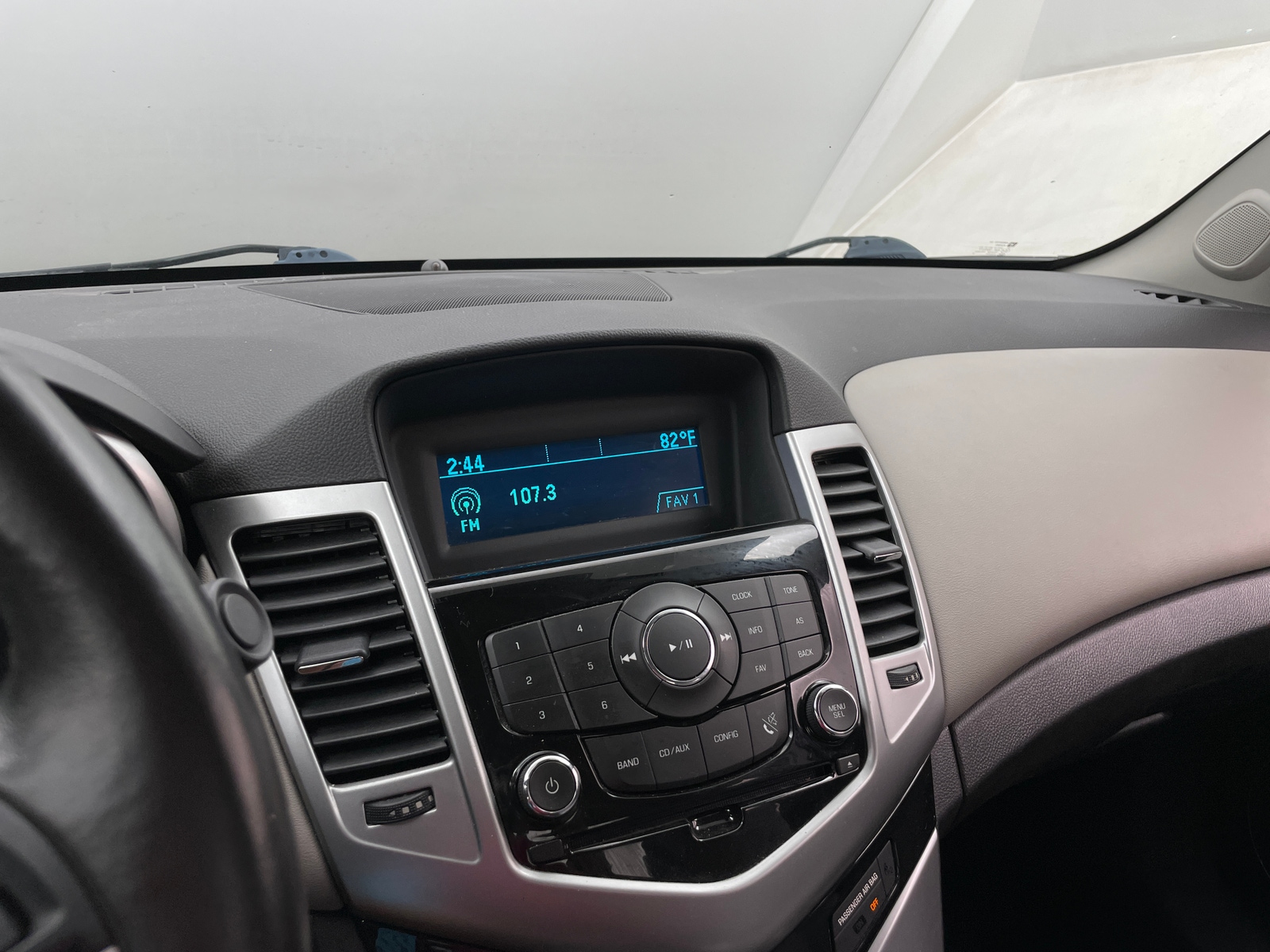 Thumbnail: 2013 Chevrolet Cruze - 4