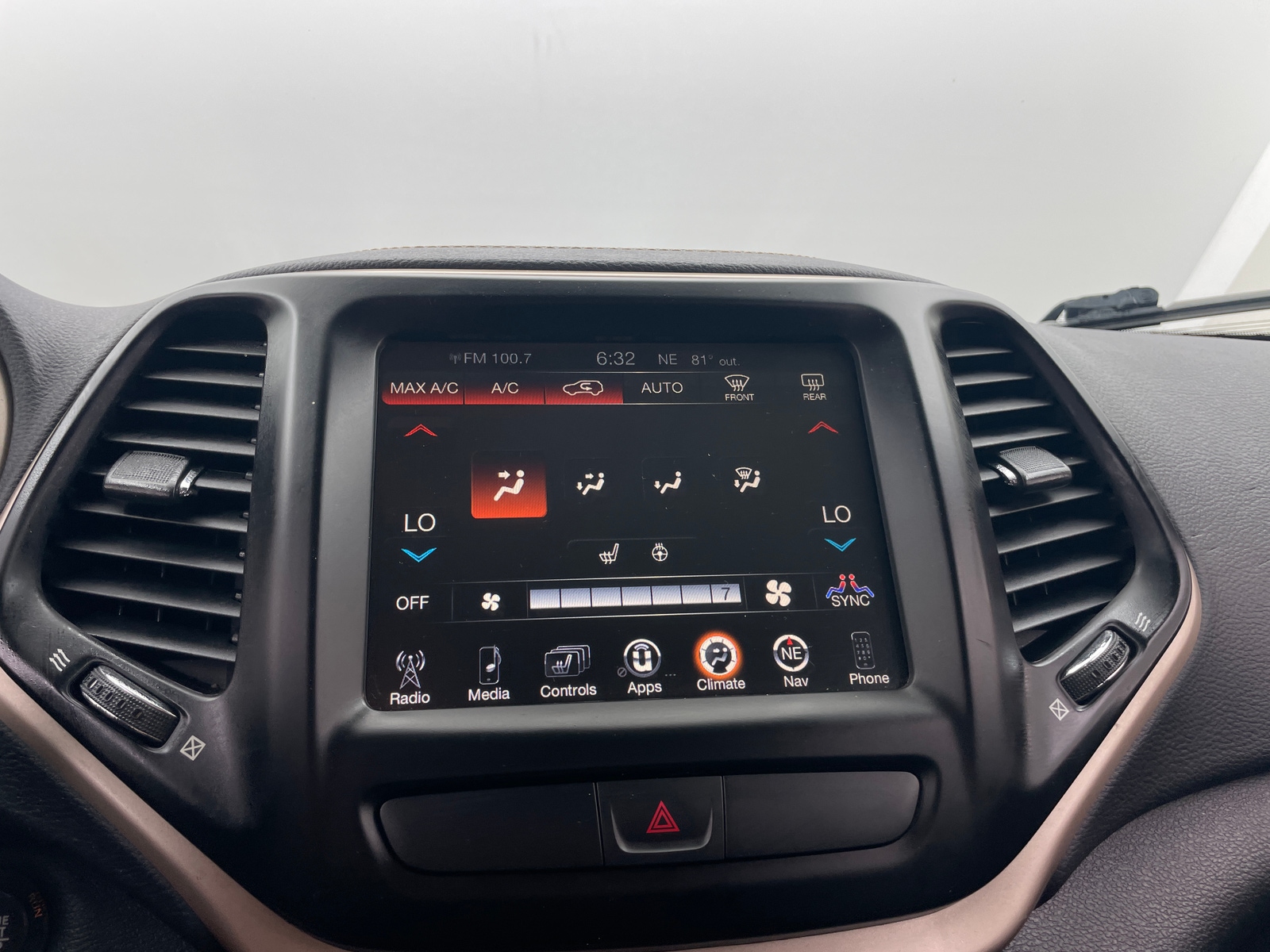 Thumbnail: 2017 Jeep Cherokee - 3
