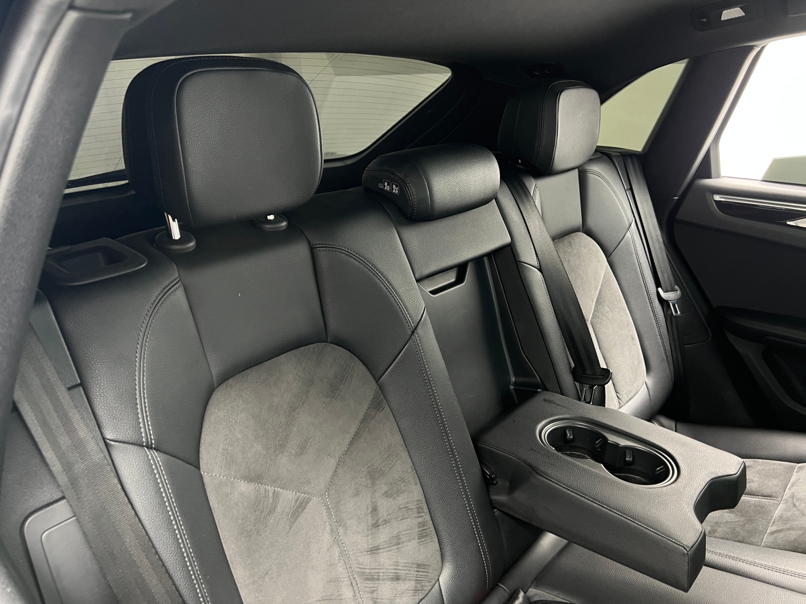 Thumbnail: 2017 Porsche Macan - 5