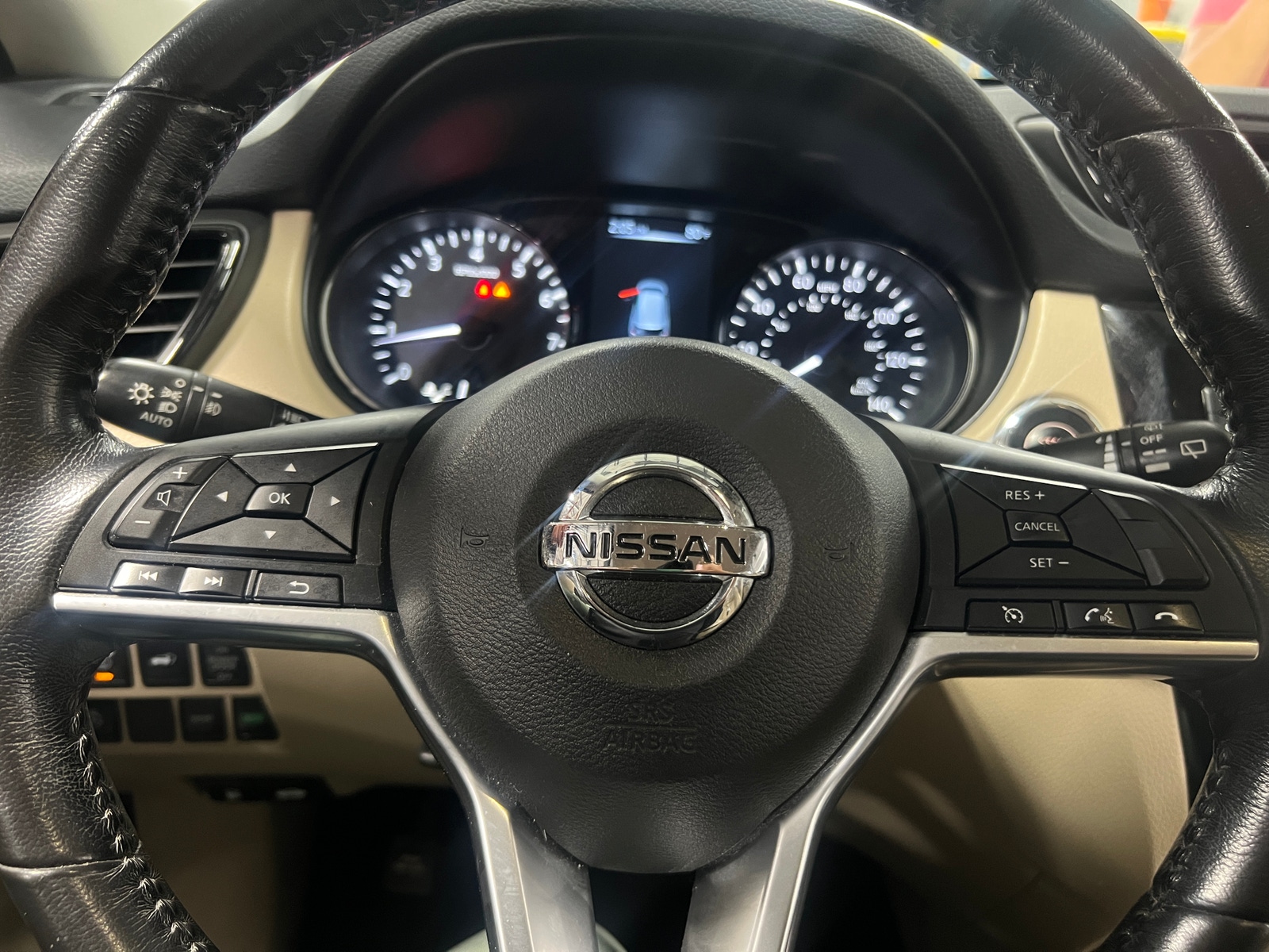 Thumbnail: 2017 Nissan Rogue - 4