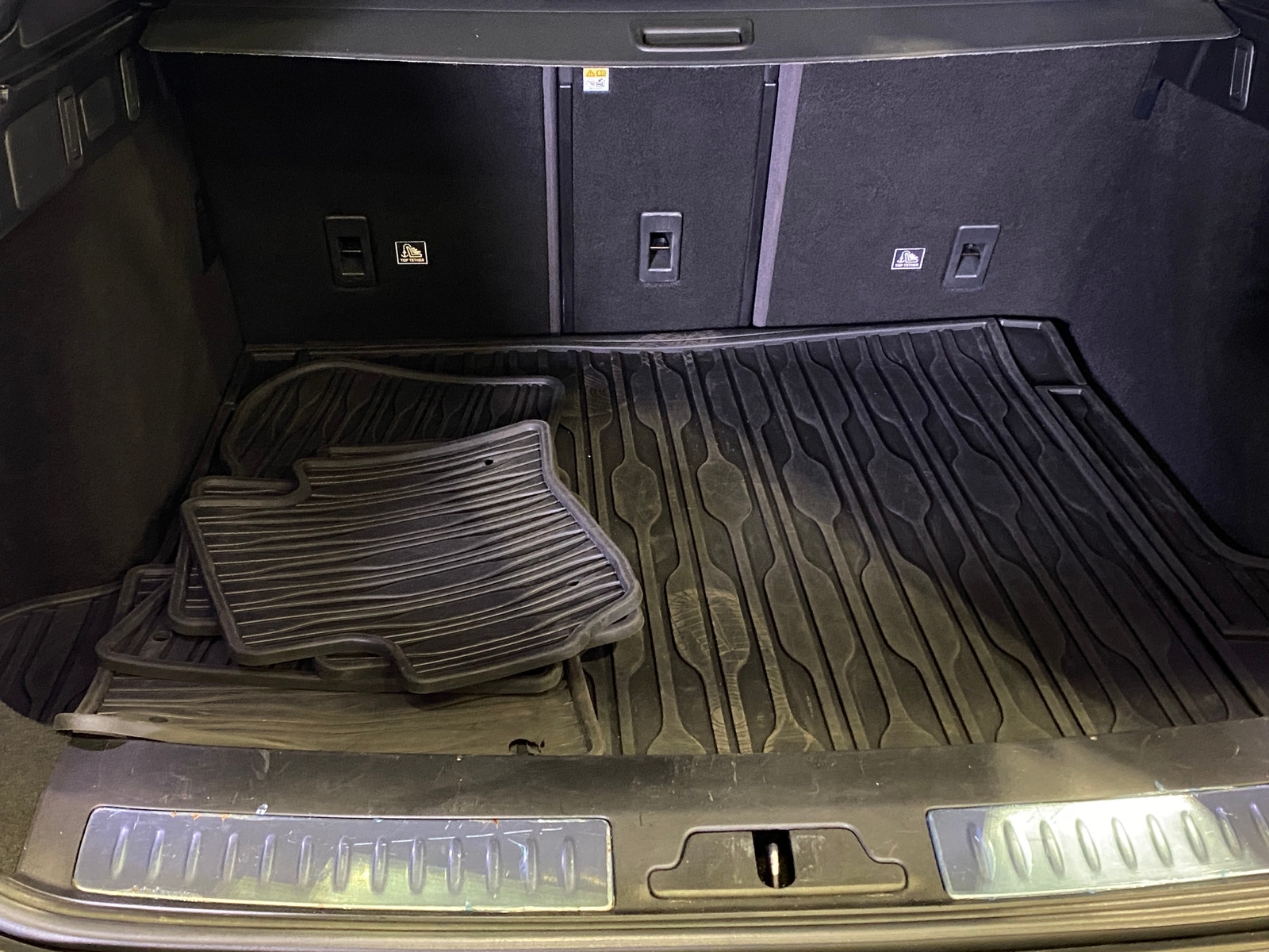 Thumbnail: 2020 Land Rover Range Rover Velar - 6