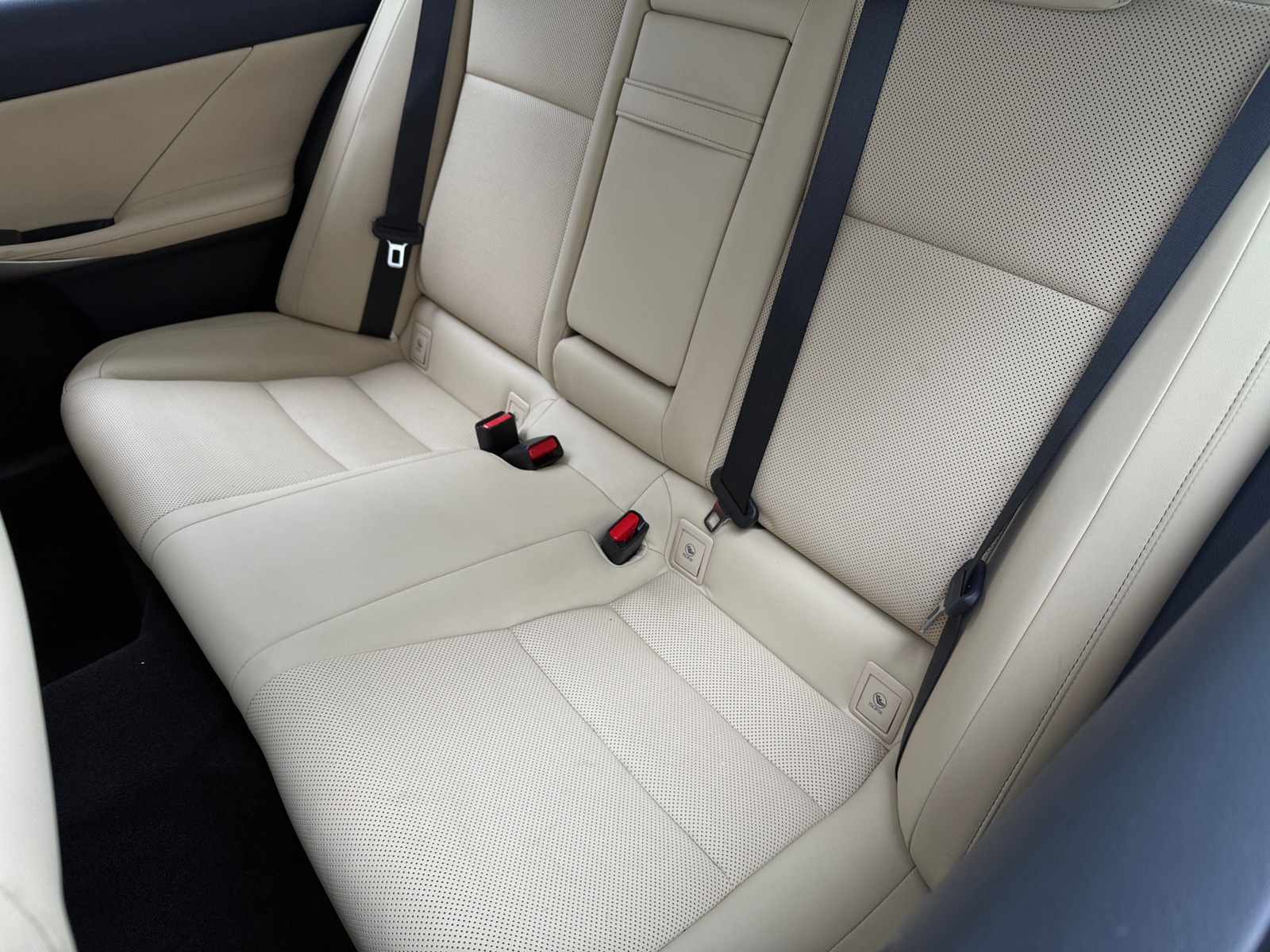 Thumbnail: 2016 Lexus IS - 5