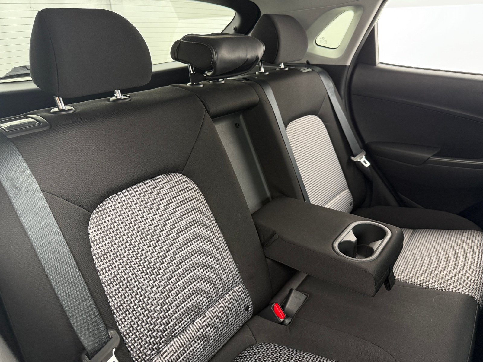 Thumbnail: 2021 Hyundai Kona - 6