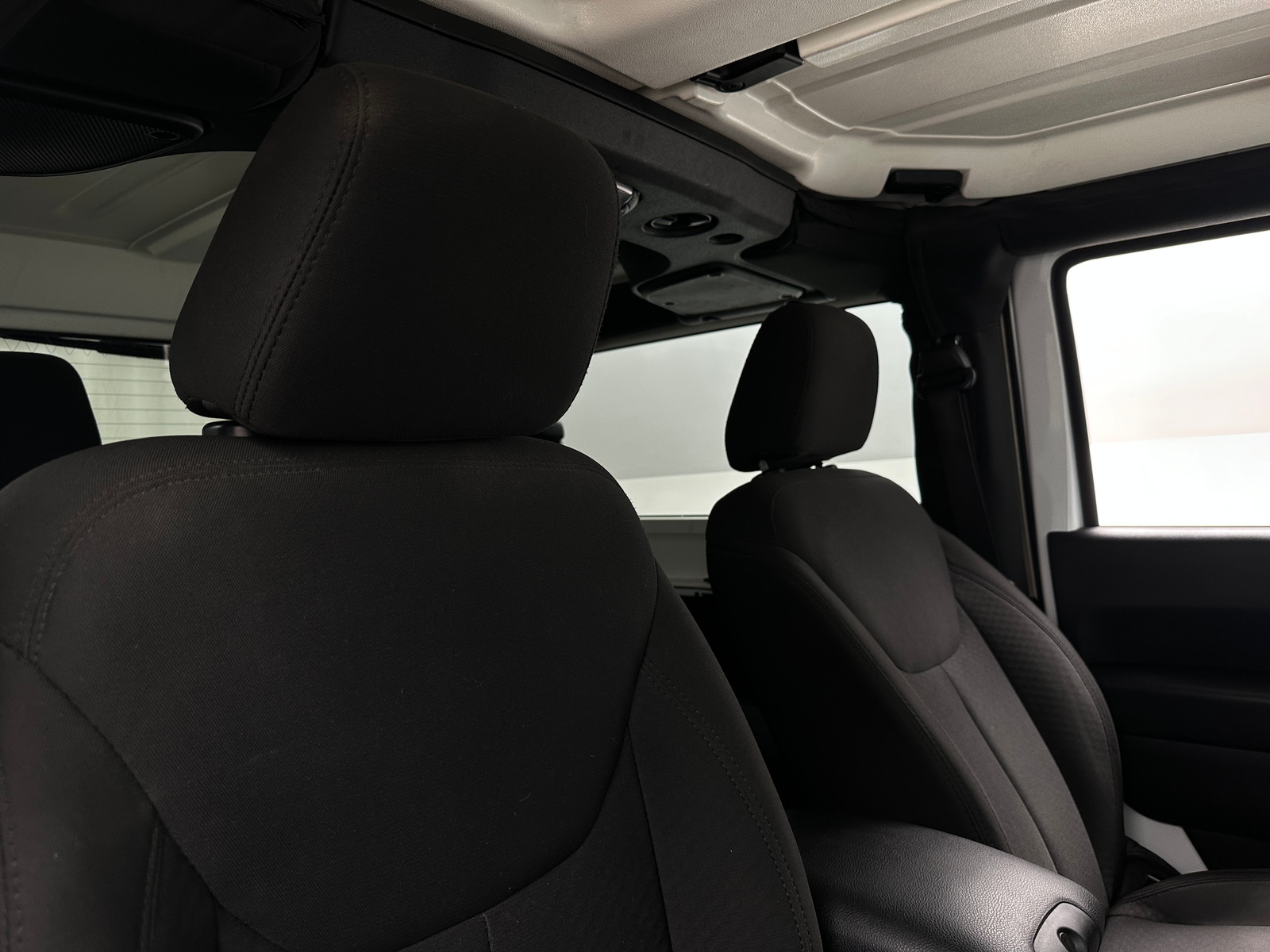 Thumbnail: 2016 Jeep Wrangler - 2